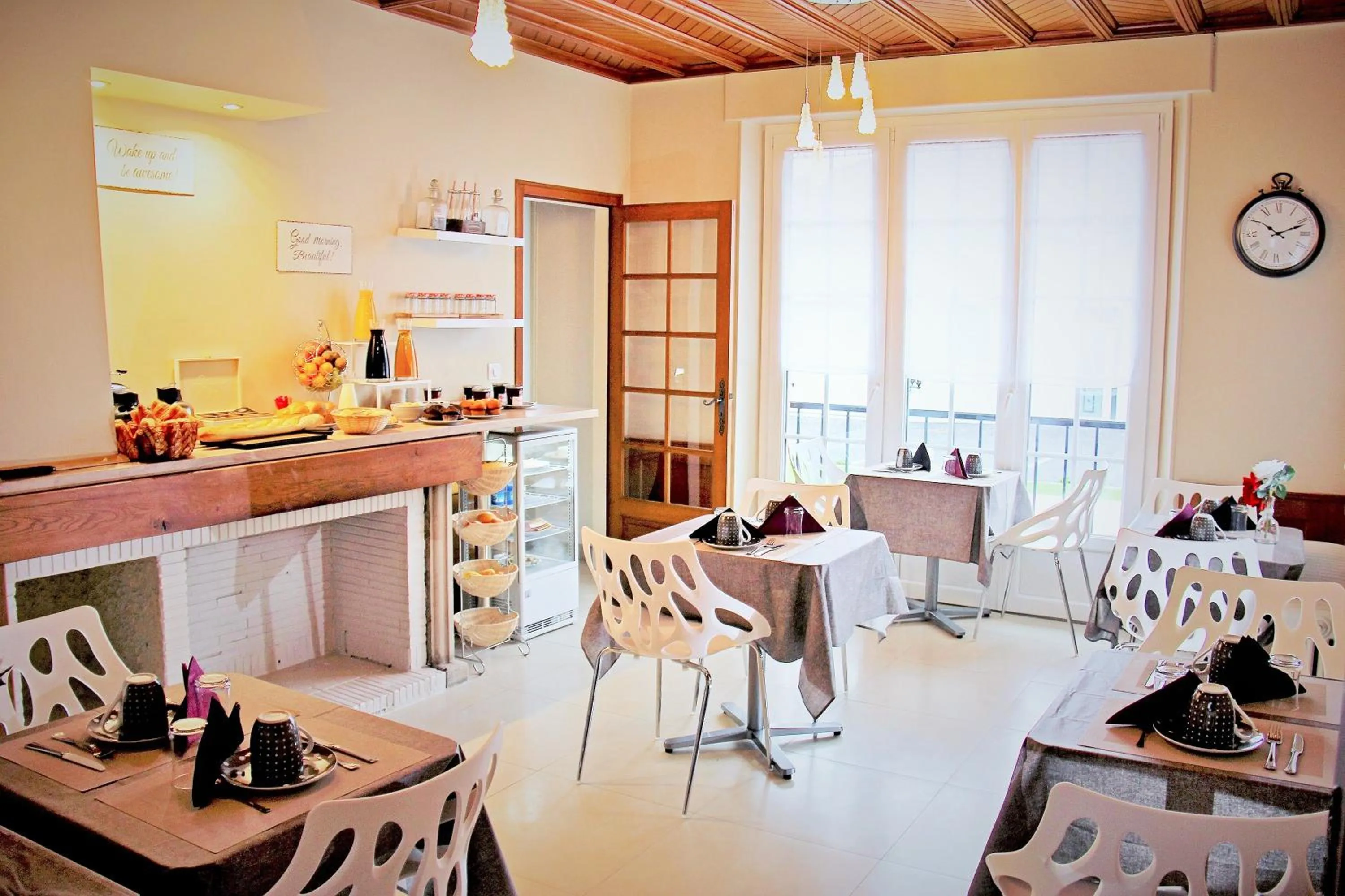 Dining area in Villa Louis Victor