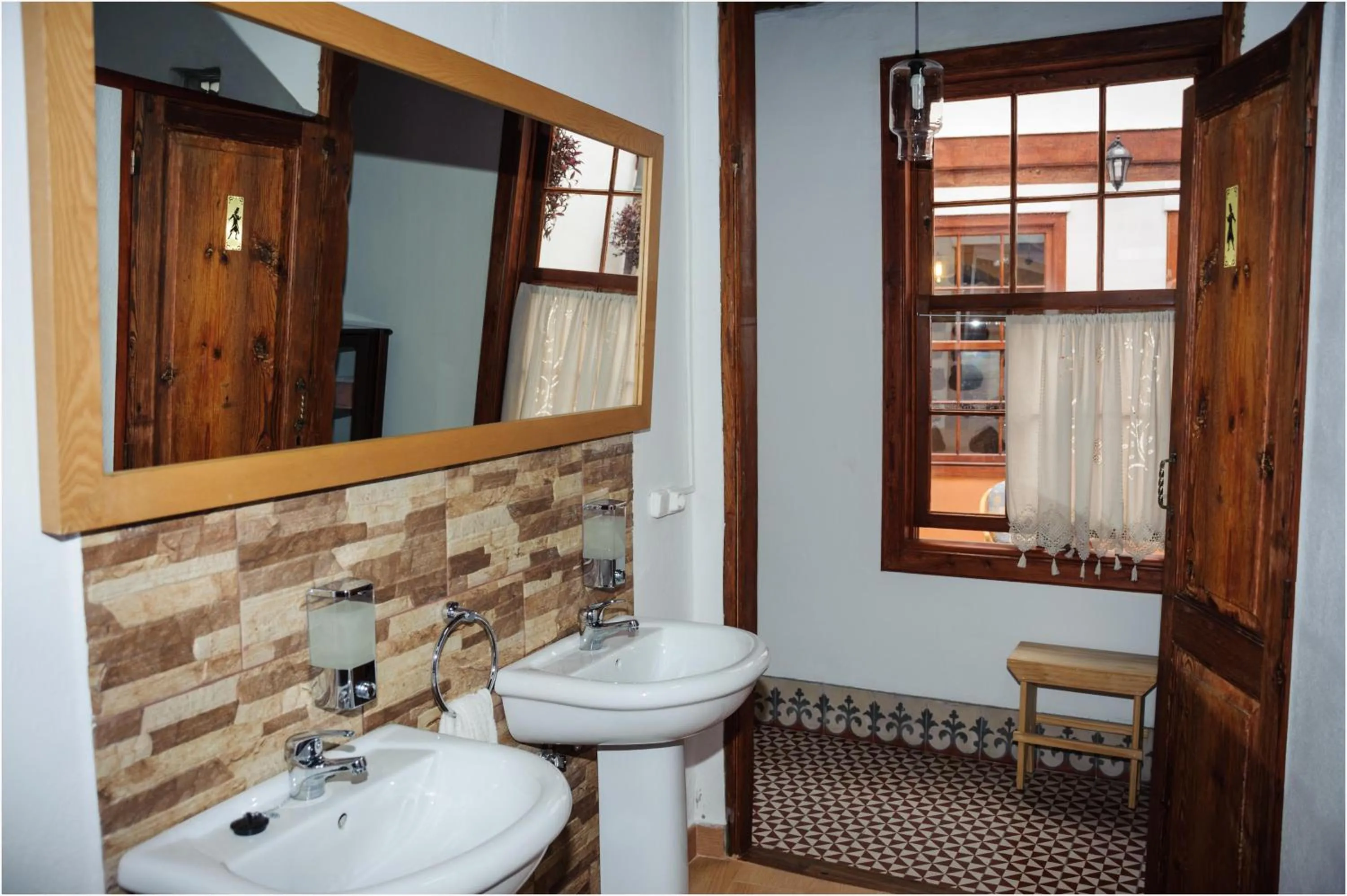 Property building in Casa emblemática Buenavista del Norte