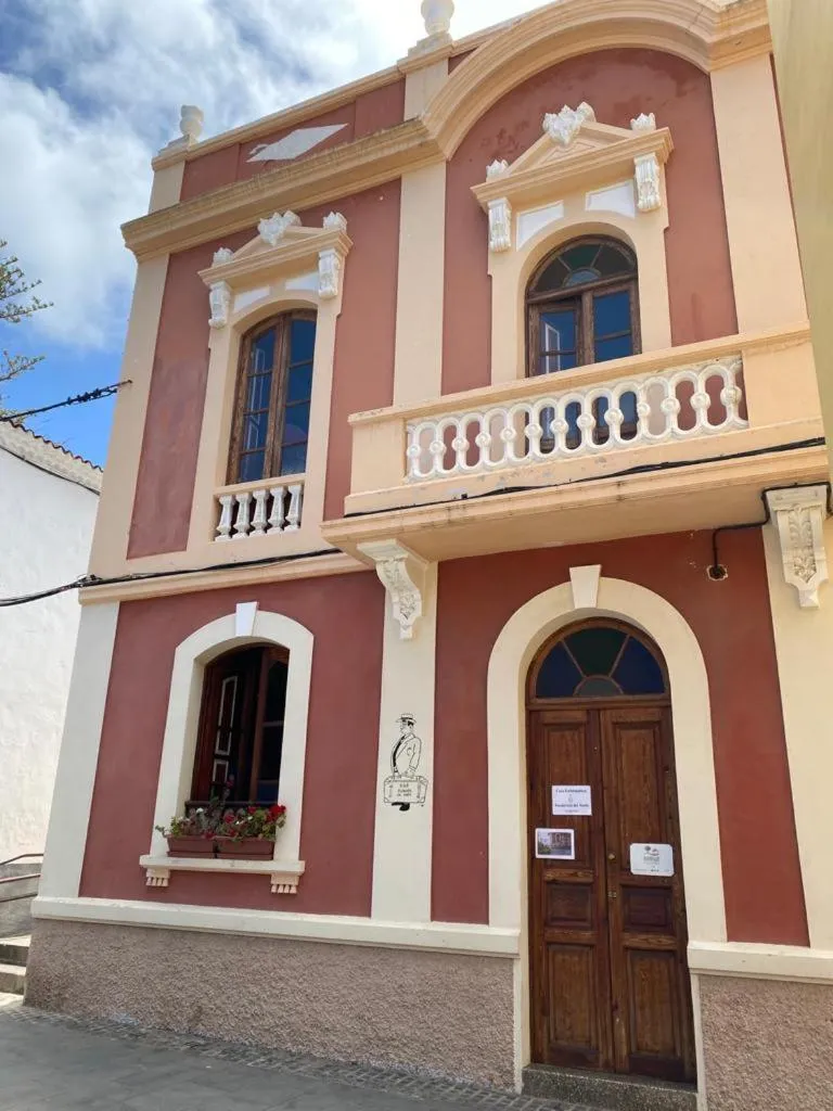 Facade/entrance in Casa emblemática Buenavista del Norte