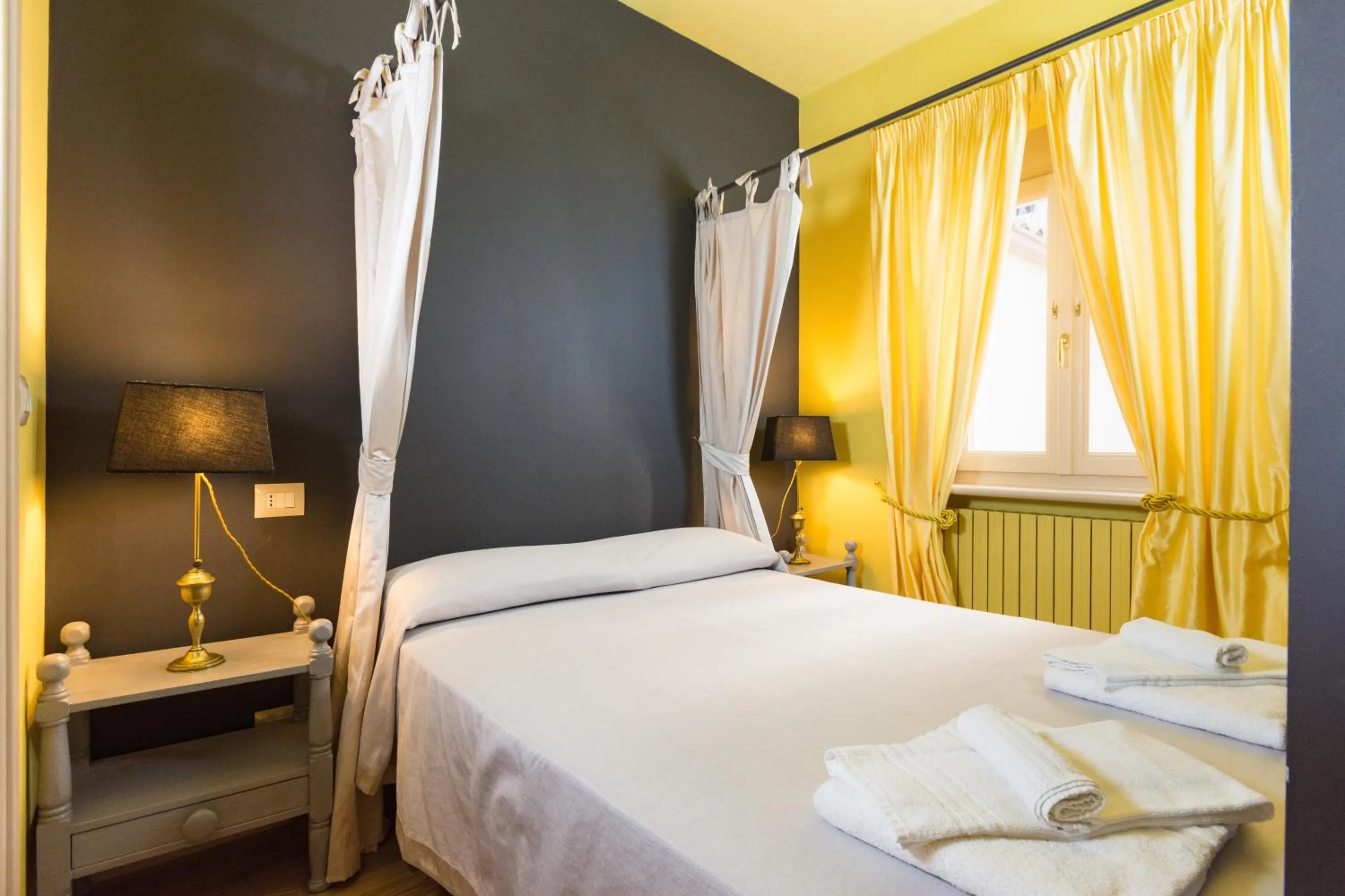 Bedroom, Bed in Porta Palace Apartments