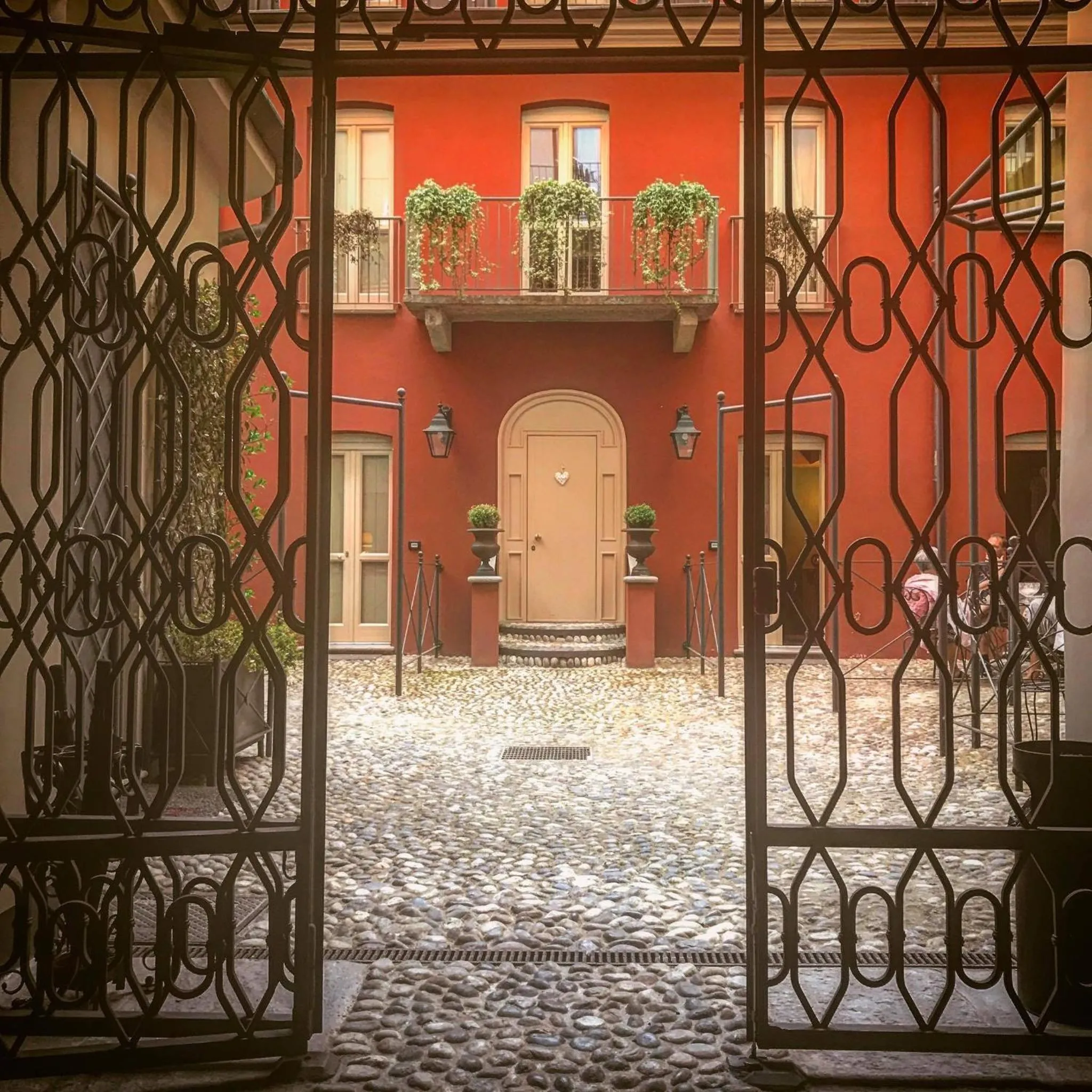 Facade/entrance in Porta Palace Apartments