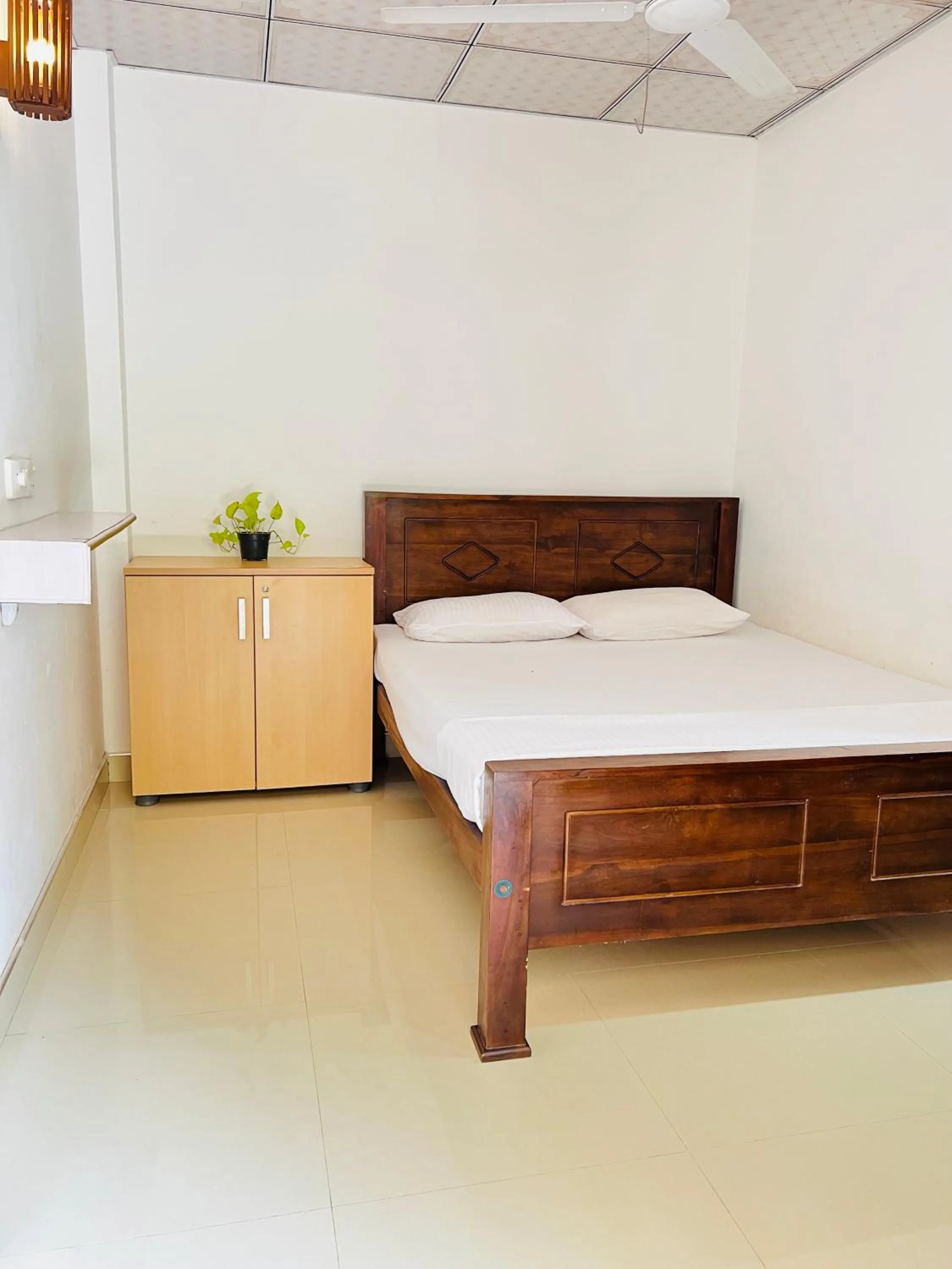 Bed in Medawatta Villa