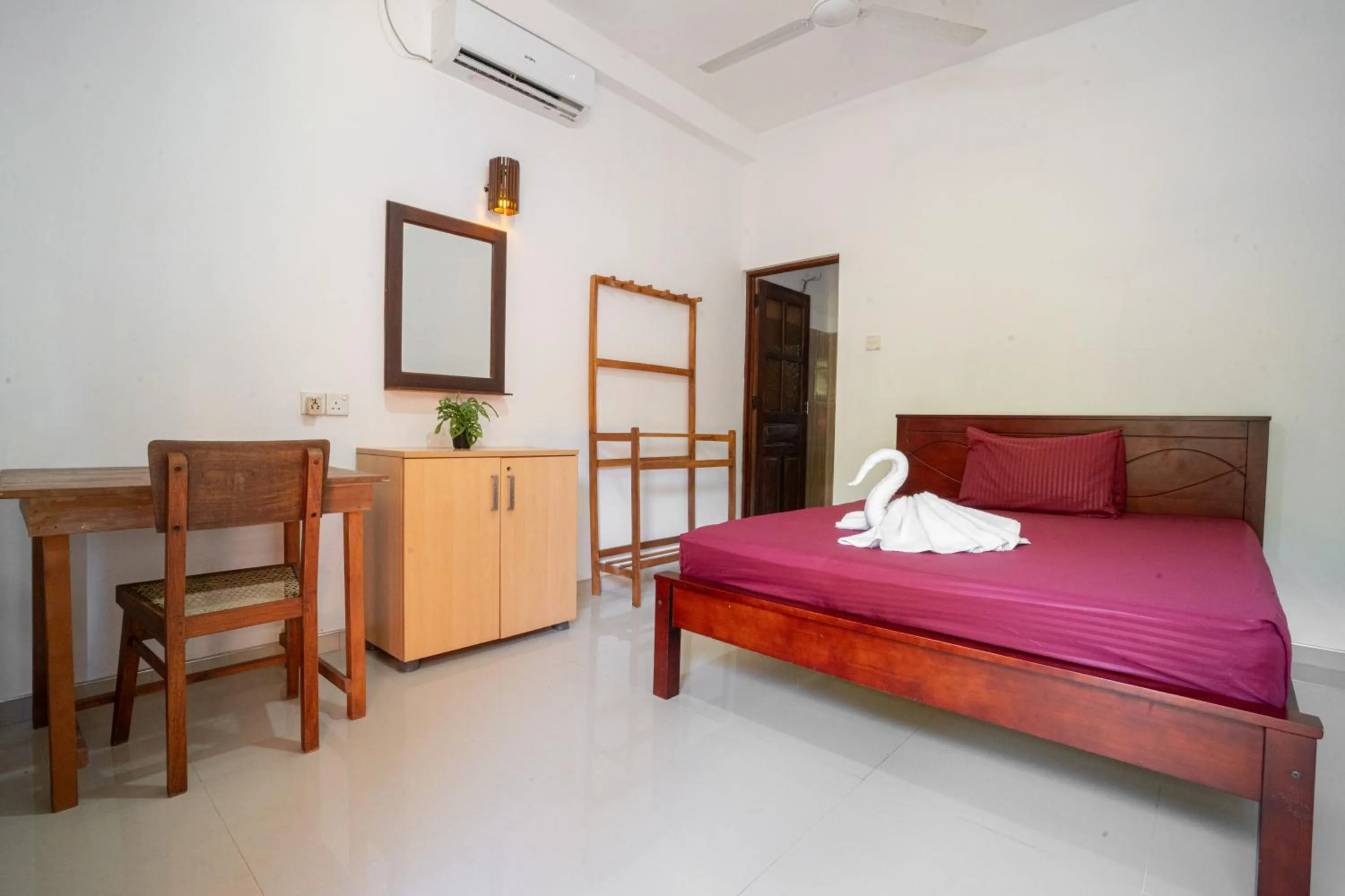 Bed in Medawatta Villa