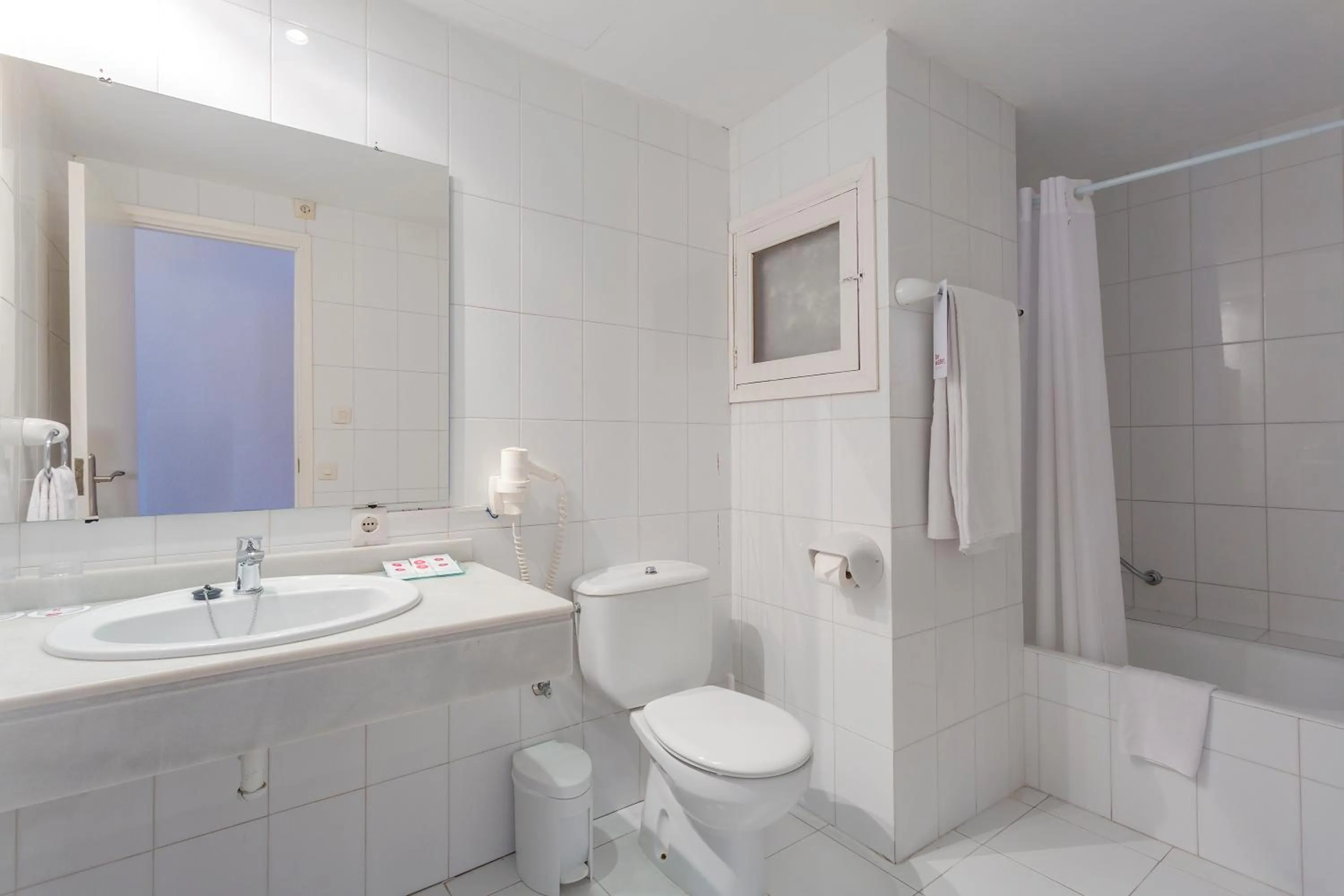 Bathroom in JS Sol de Can Picafort - Adults Only