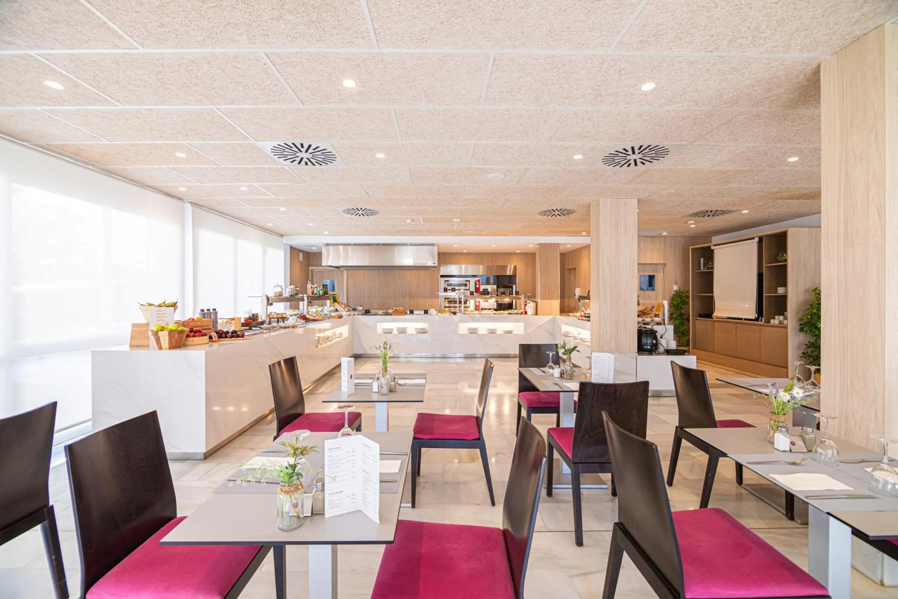 Restaurant/places to eat in JS Sol de Can Picafort - Adults Only