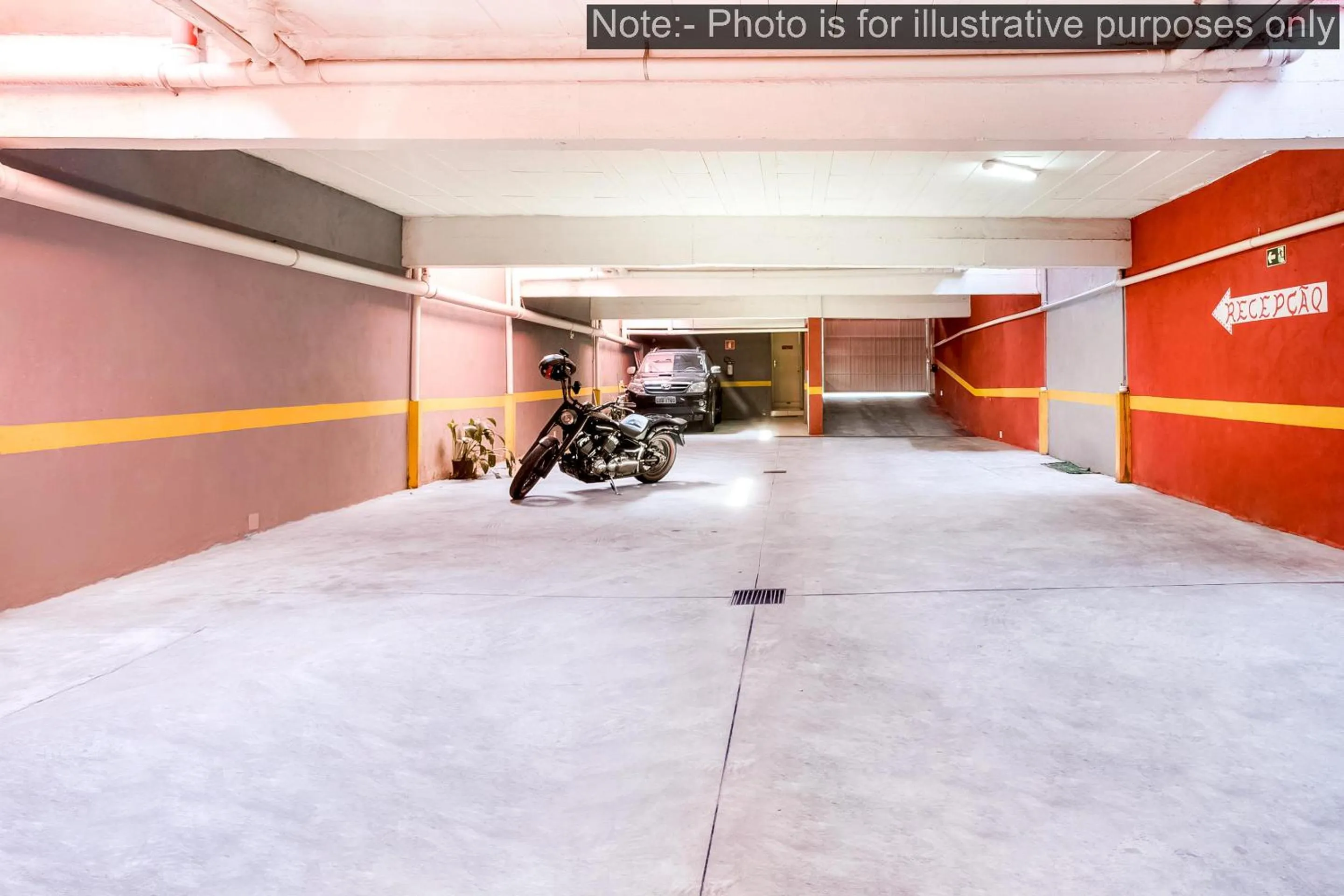 Parking in OYO Hotel Itarantim, São Paulo