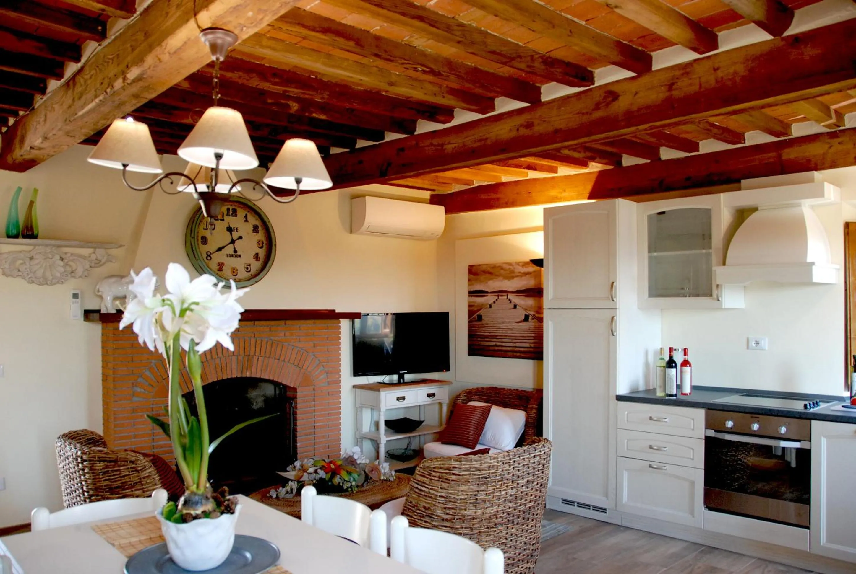 Decorative detail in Casale Olea