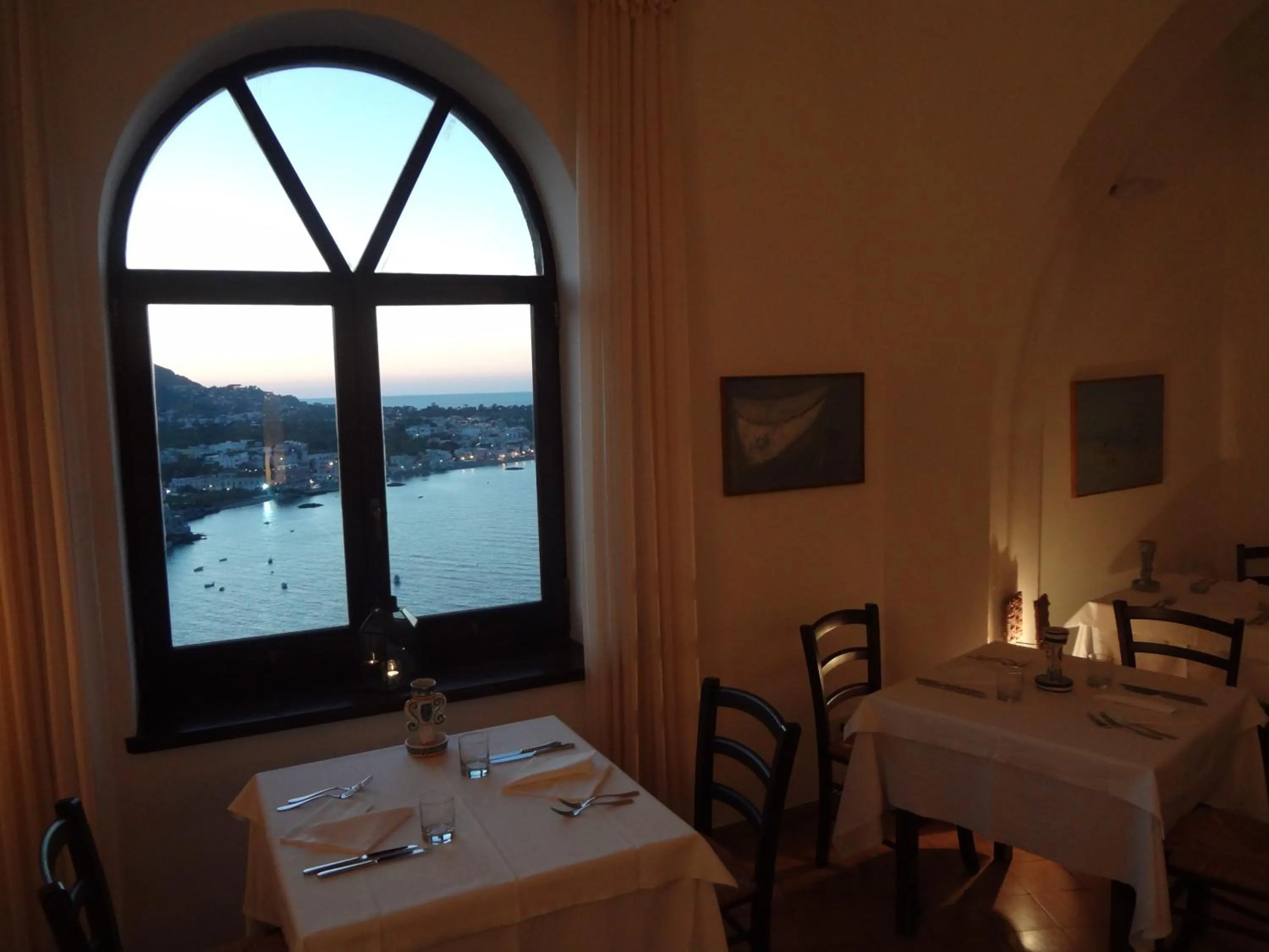 Restaurant/places to eat in Albergo Il Monastero