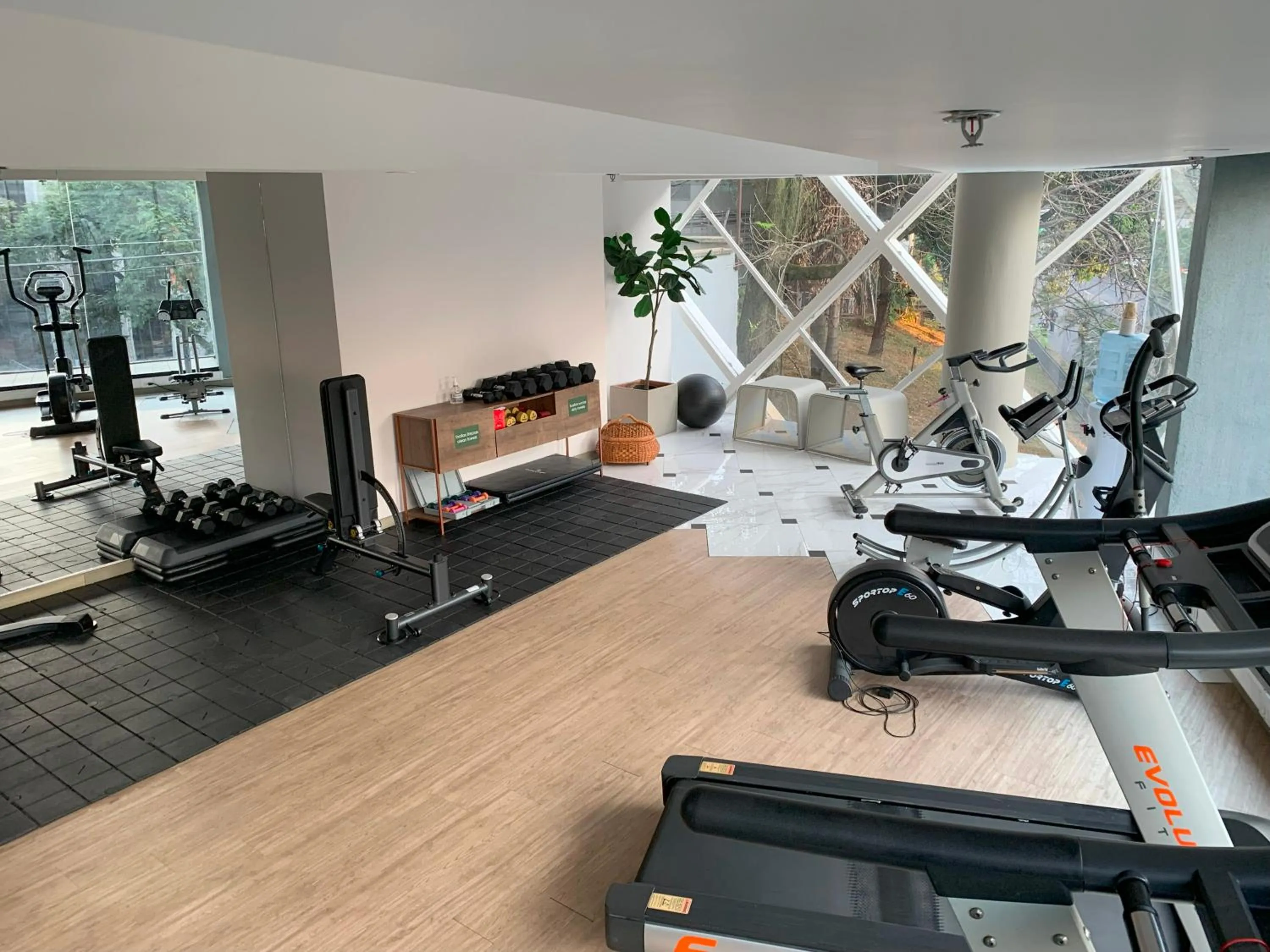 Fitness centre/facilities in Viaggio Medellín Grand Select