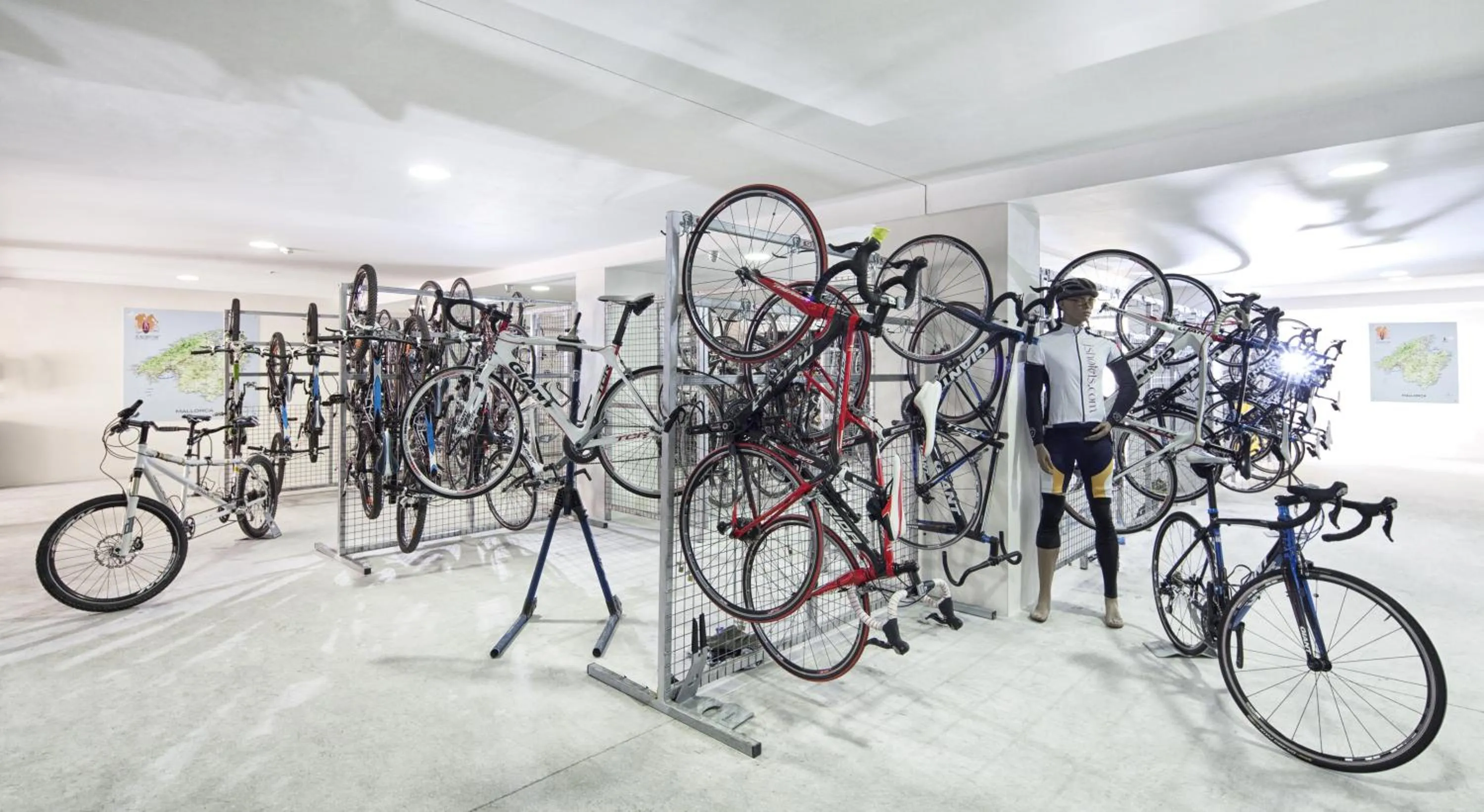 Cycling in JS Alcudi-Mar