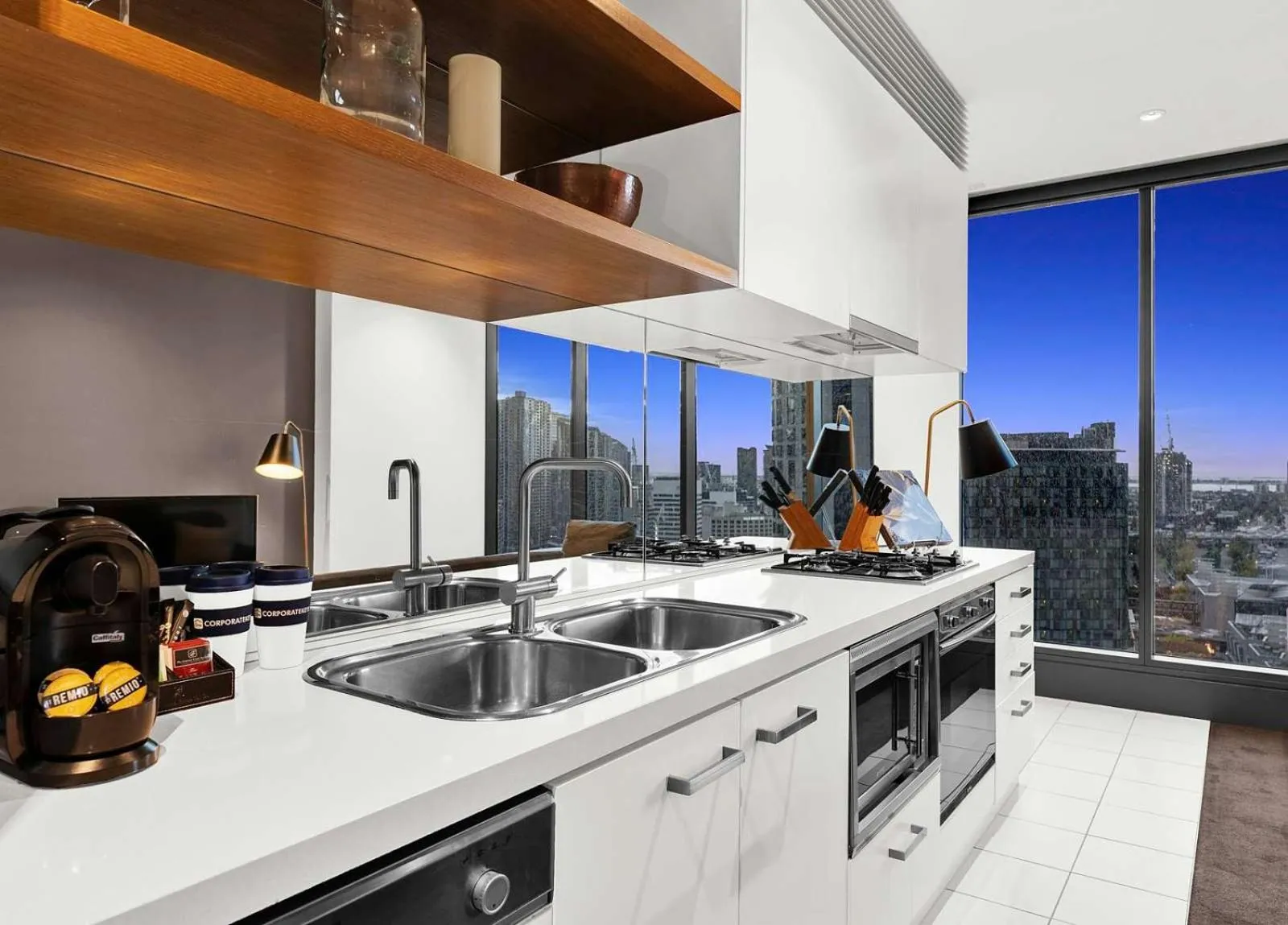 Kitchen or kitchenette in Corporate Keys - Freshwater Place