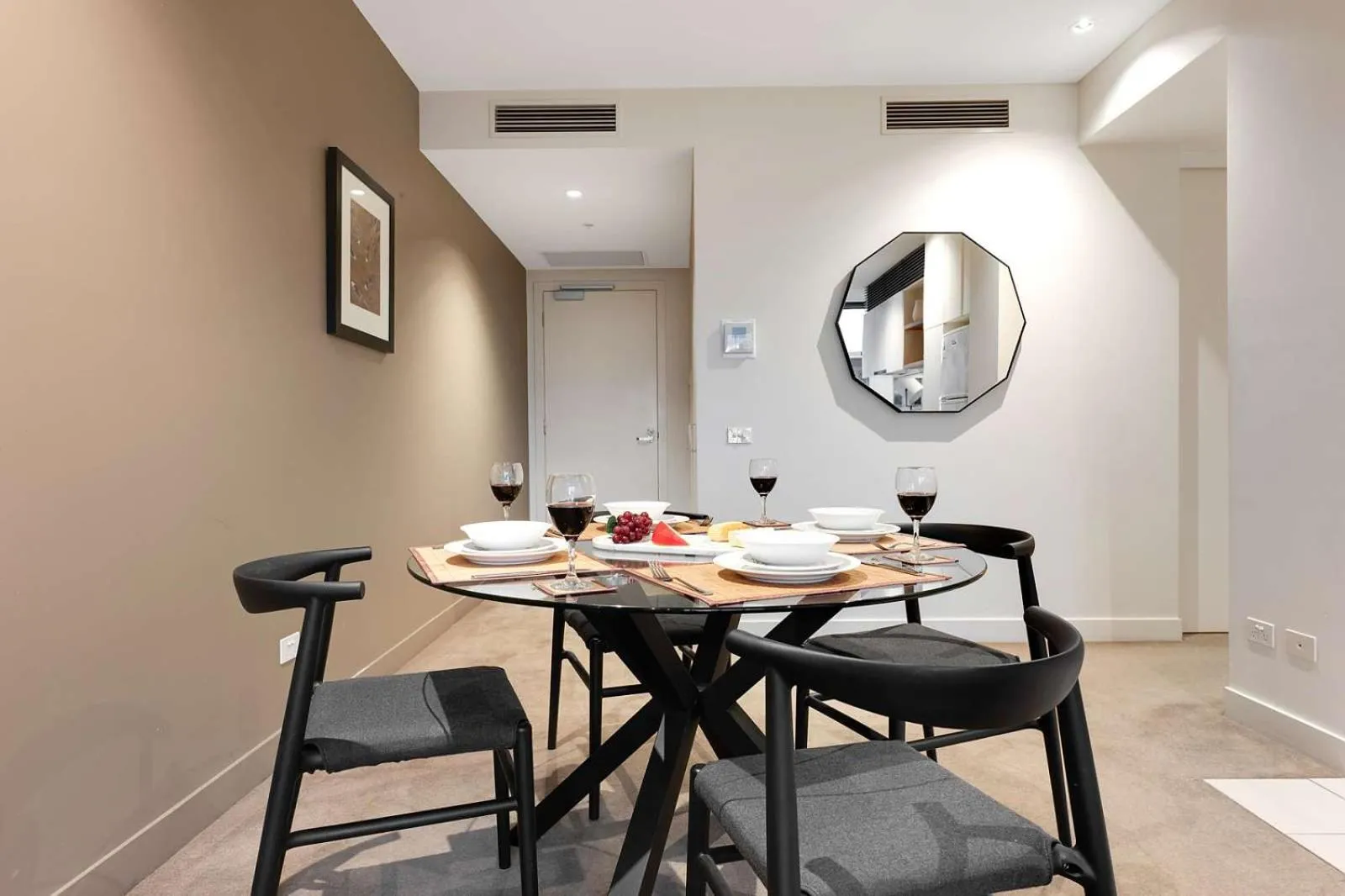 Dining area in Corporate Keys - Freshwater Place