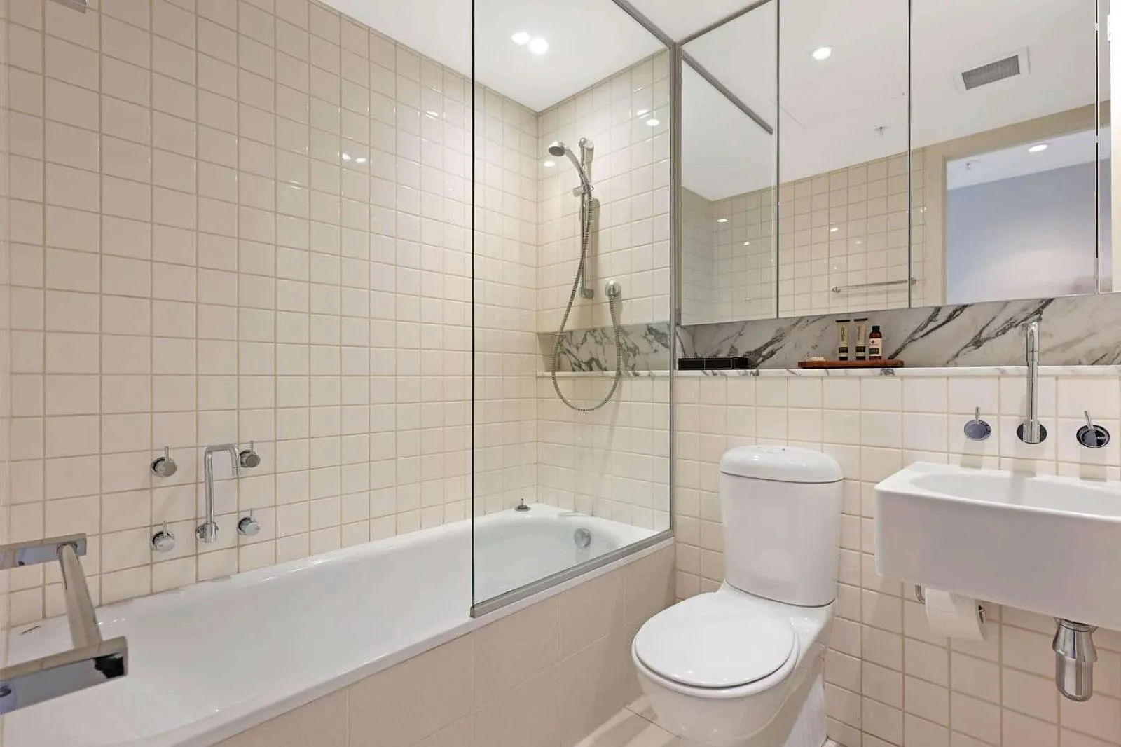 Shower in Corporate Keys - Freshwater Place