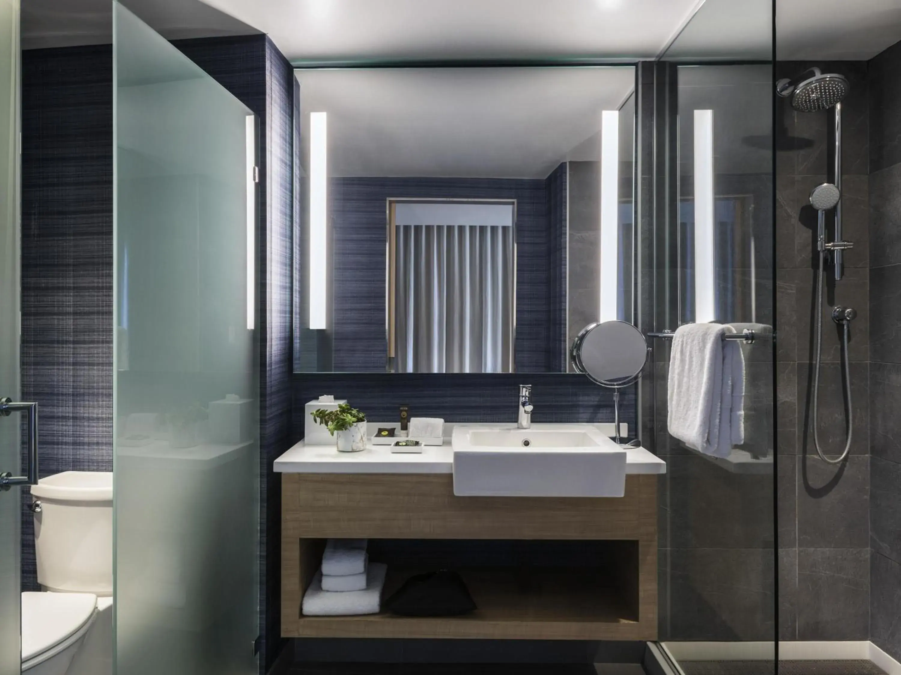 Superior Queen Room with Two Queen Beds - Bay View in Novotel Miami Brickell Superior Queen Room with Two Queen Beds - Bay View in Novotel Miami Brickell