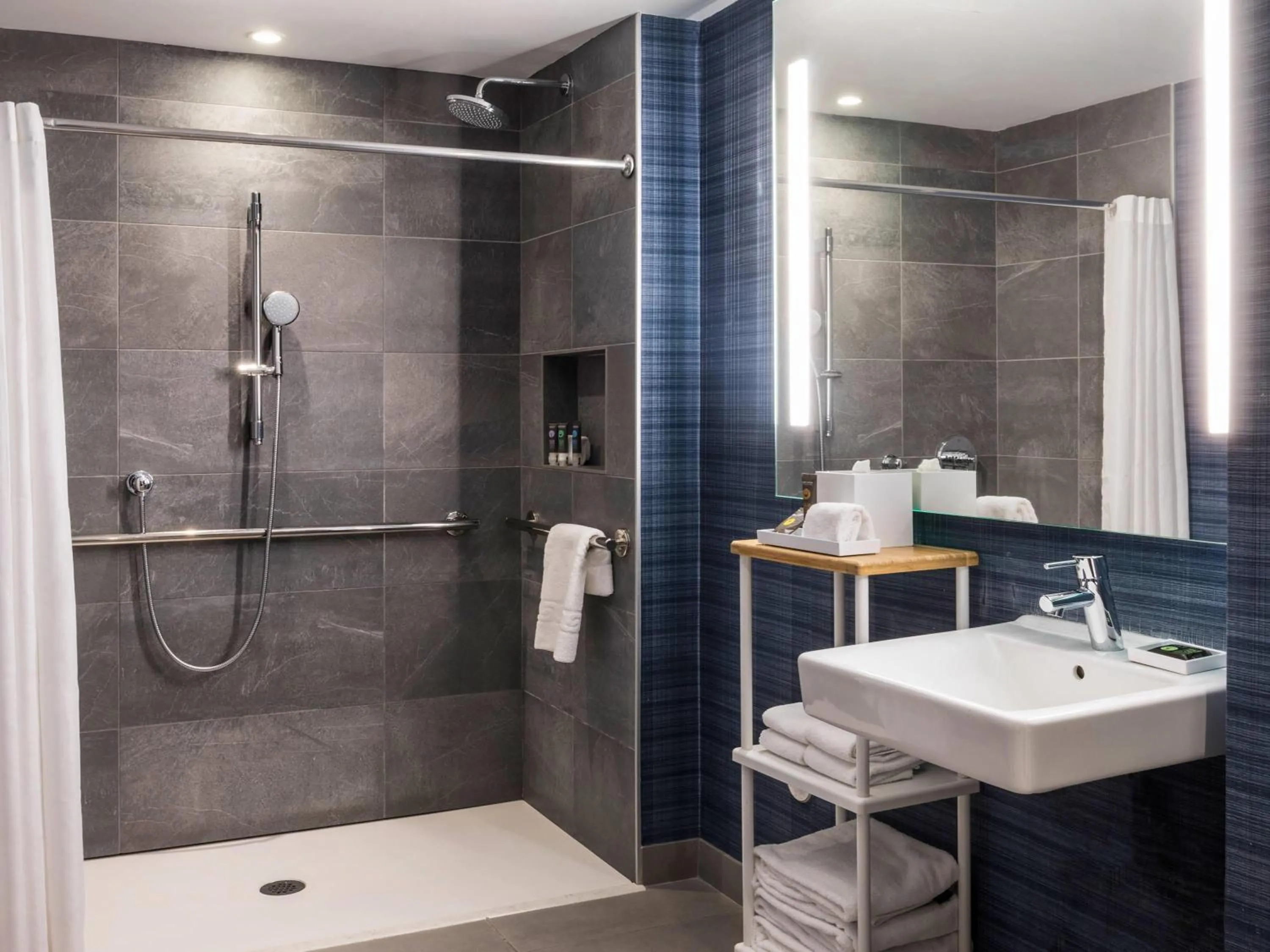 Bedroom in Novotel Miami Brickell