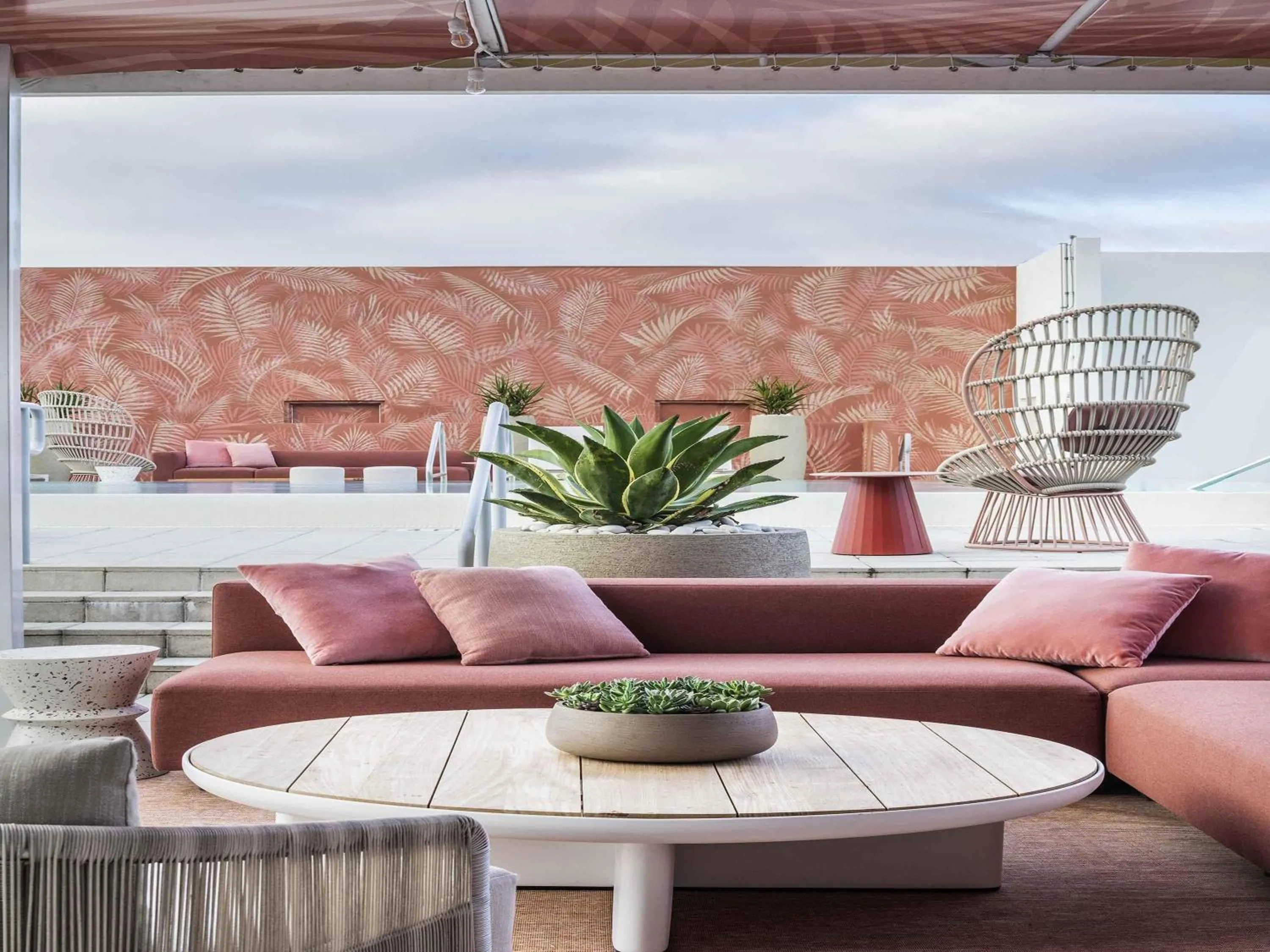 Lounge or bar in Novotel Miami Brickell