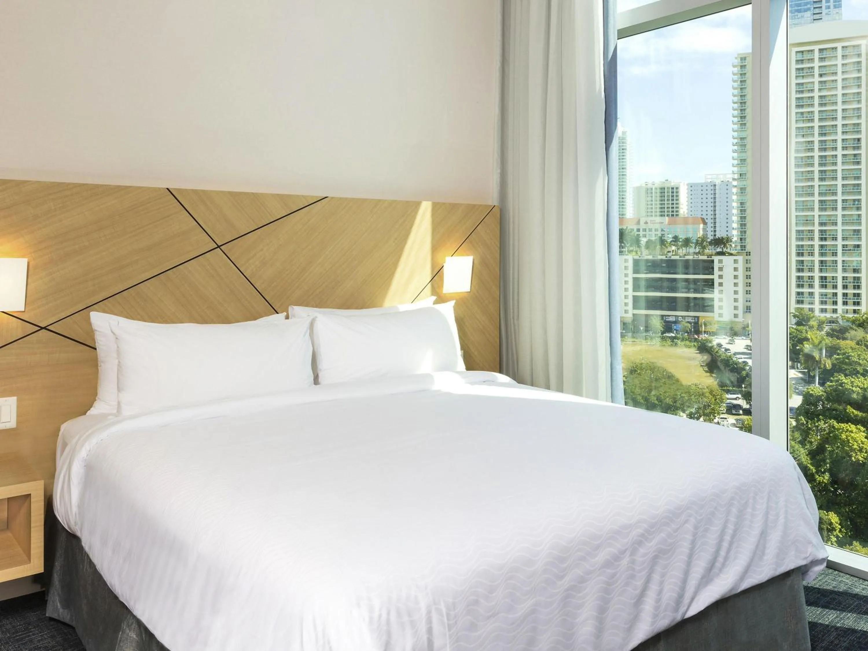 Bedroom, Bed in Novotel Miami Brickell