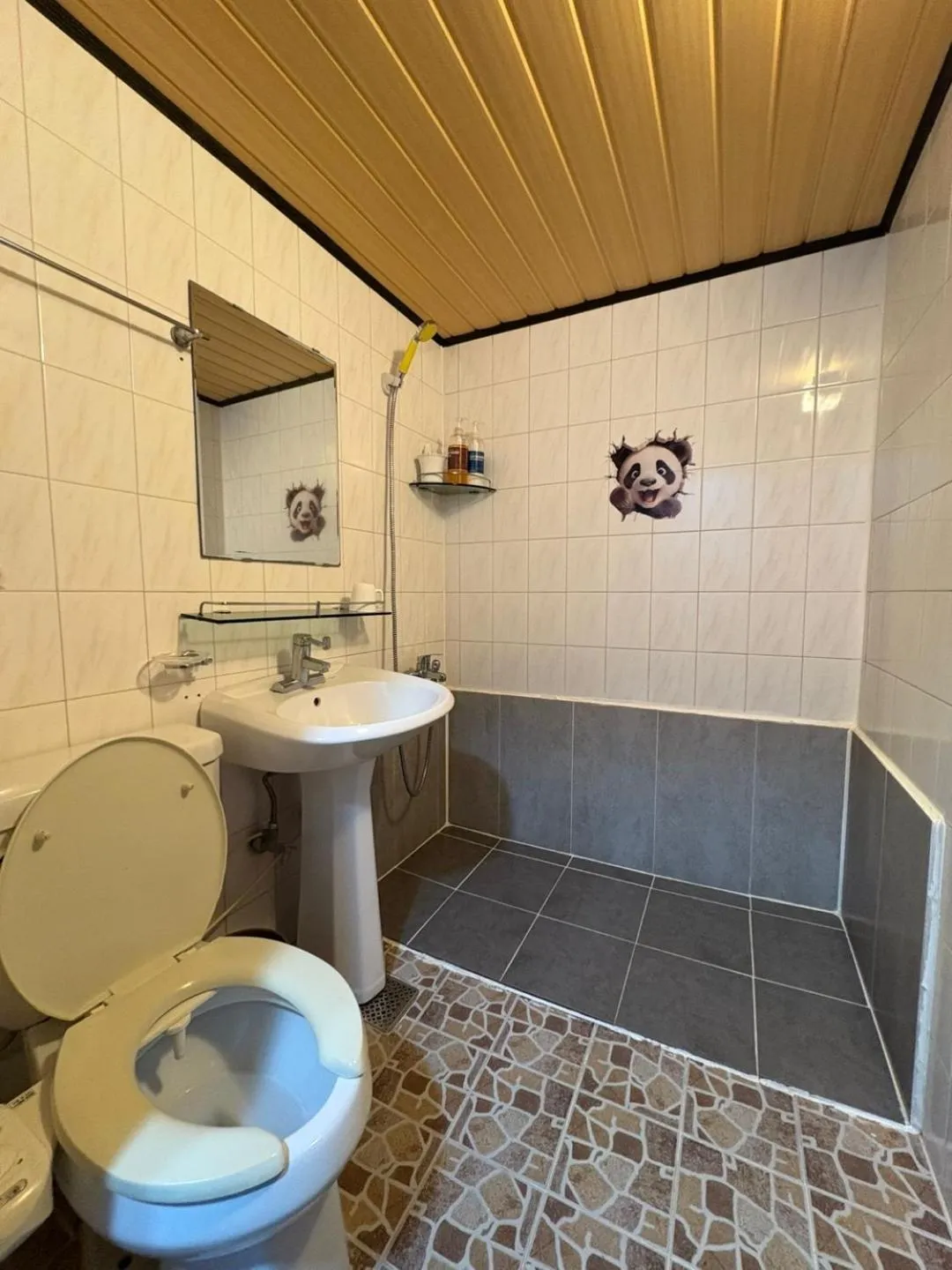 Toilet in Gudeok Guesthouse