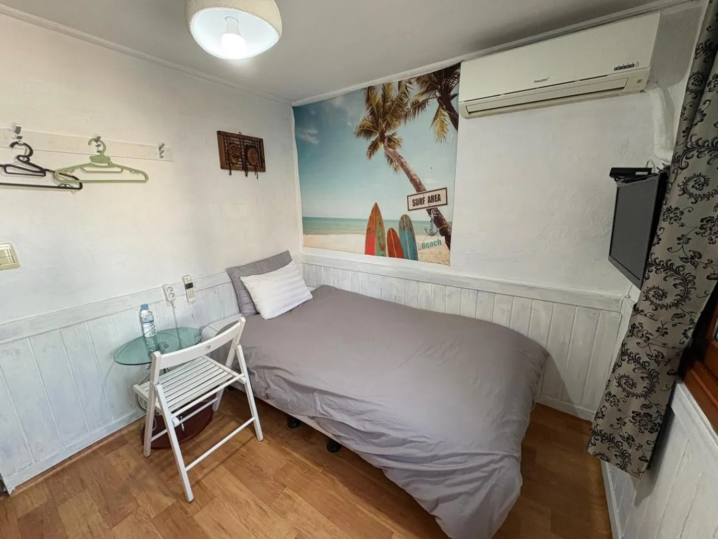 Decorative detail, Bed in Gudeok Guesthouse