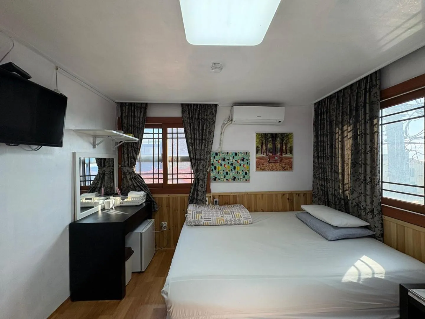 Decorative detail, Bed in Gudeok Guesthouse