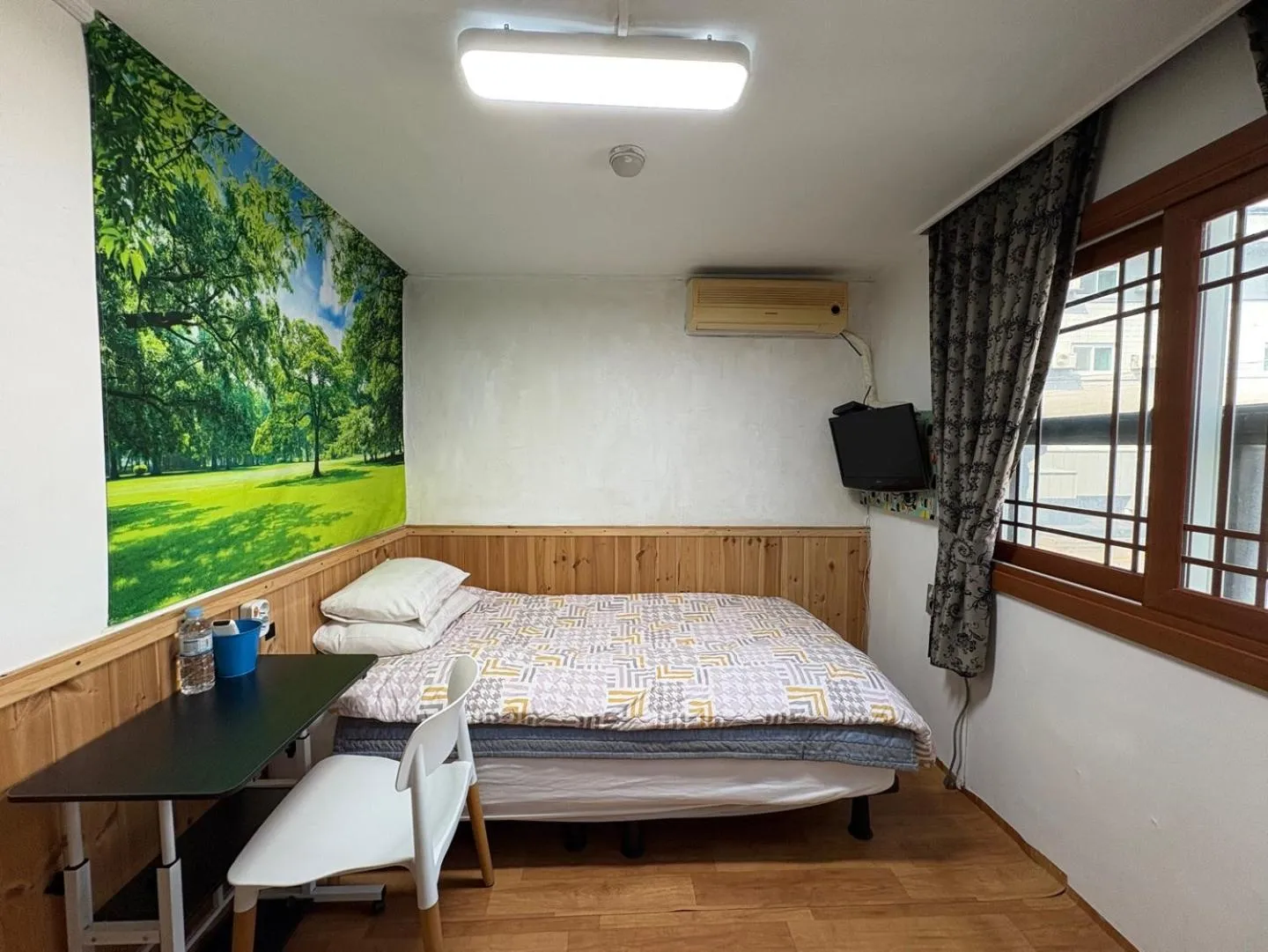 Decorative detail, Bed in Gudeok Guesthouse