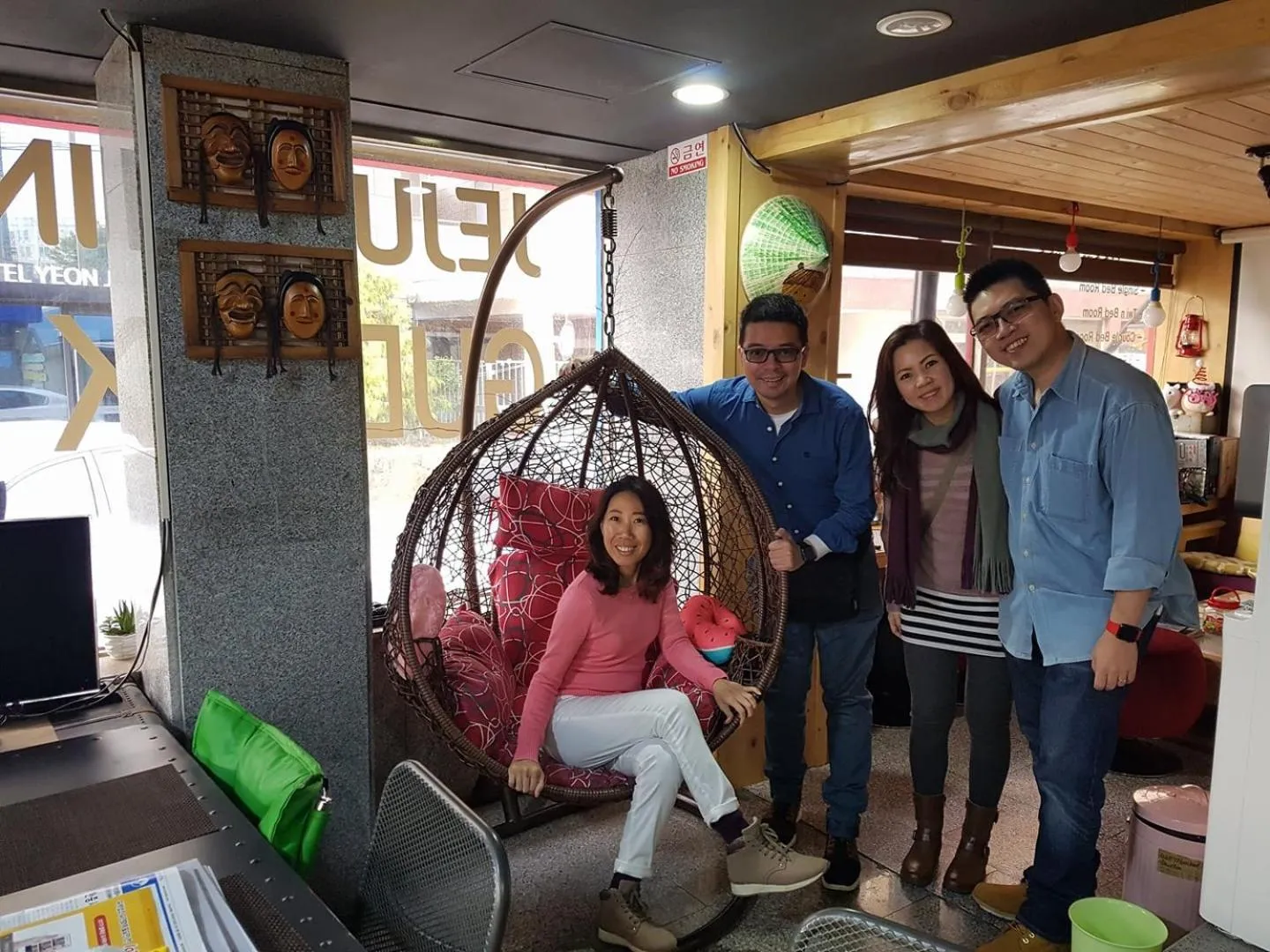 Guests in Gudeok Guesthouse