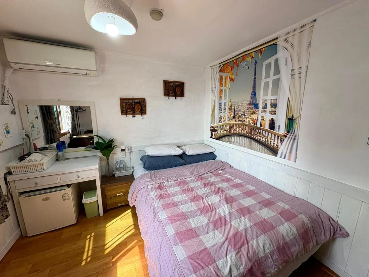 Decorative detail, Bed in Gudeok Guesthouse