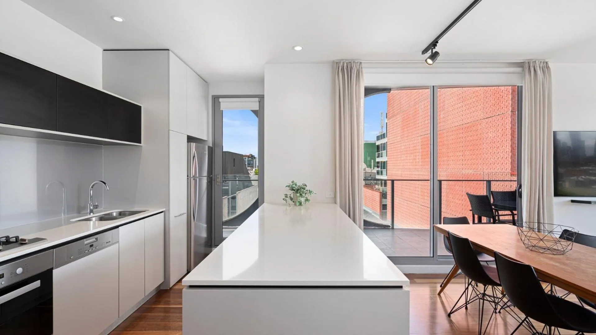 Kitchen or kitchenette in District Apartments Fitzroy