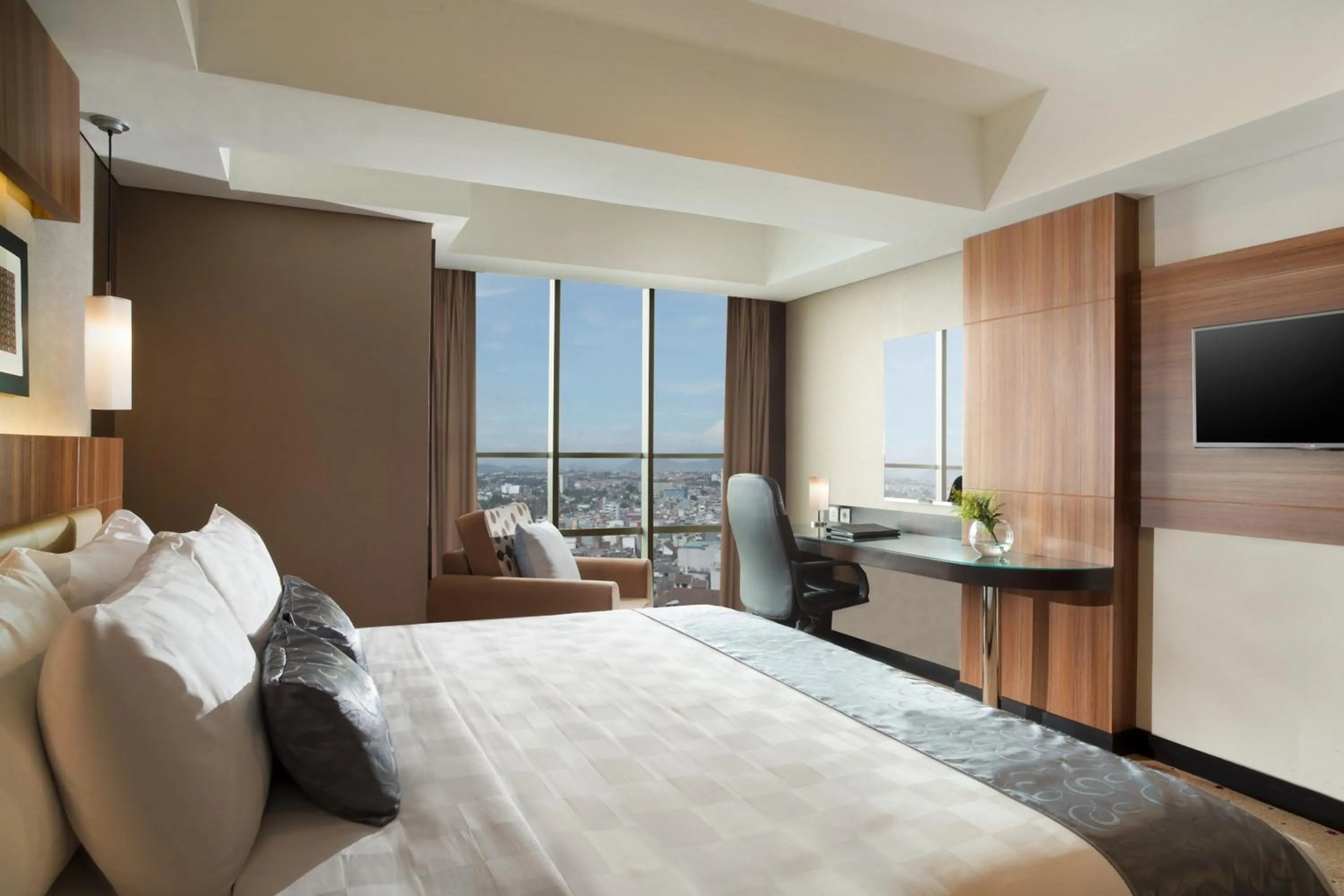 Day, Bed in Best Western Premier La Grande Bandung