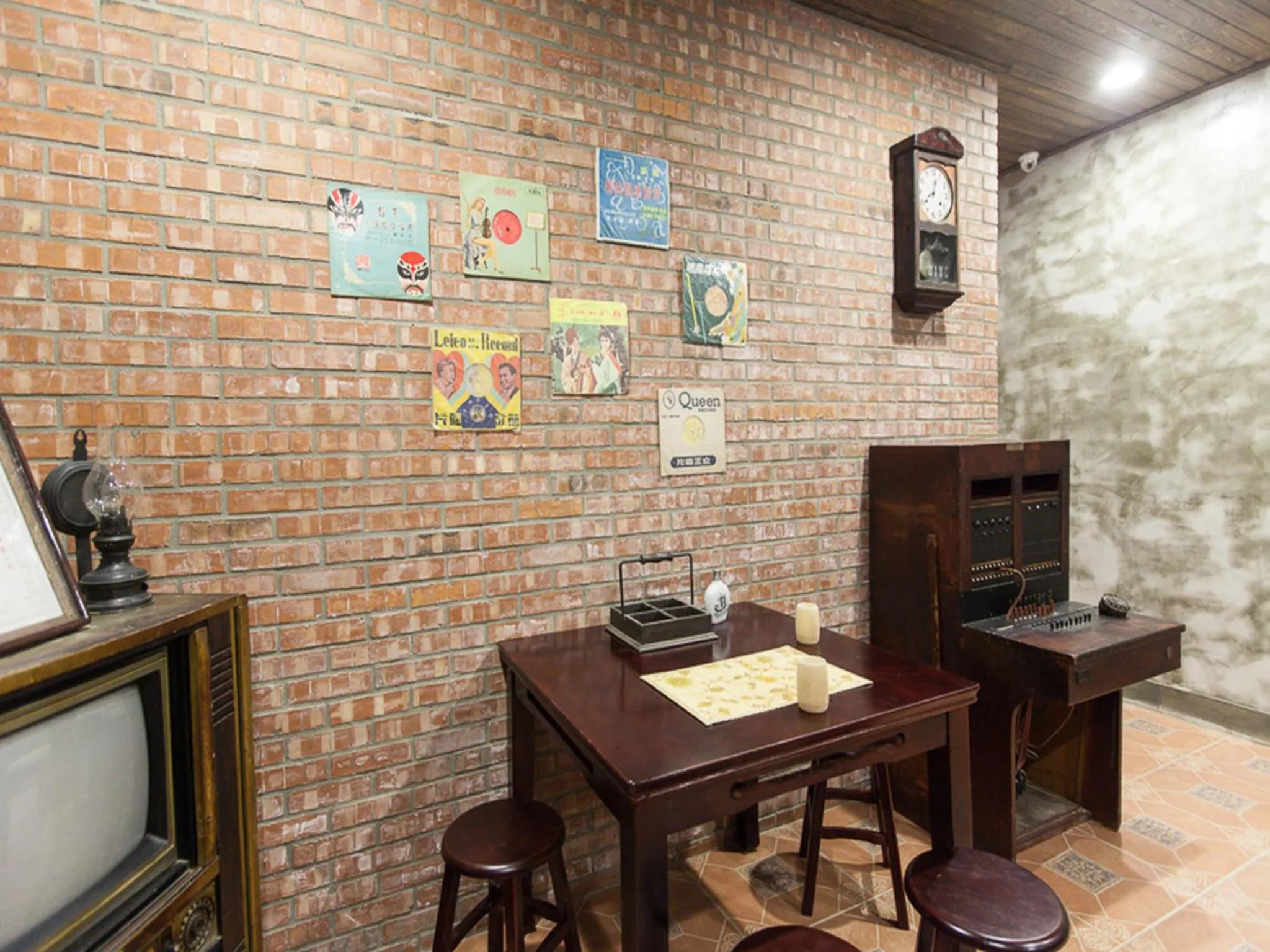 Communal lounge/ TV room in Jian Shan Hotel