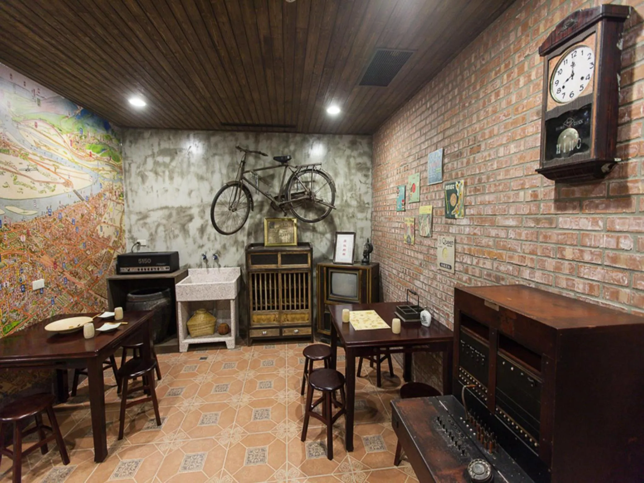 Communal lounge/ TV room in Jian Shan Hotel