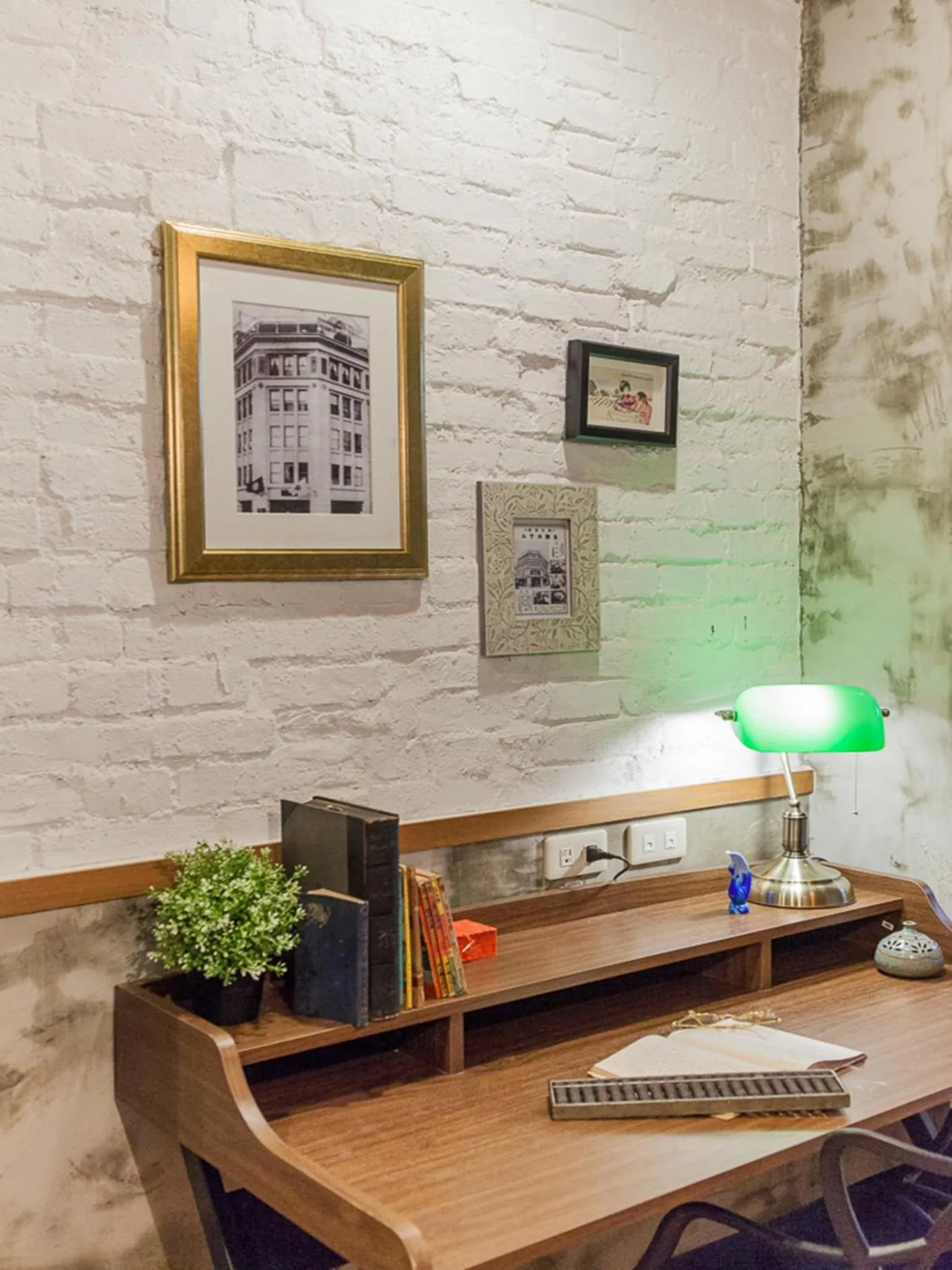 Decorative detail in Jian Shan Hotel