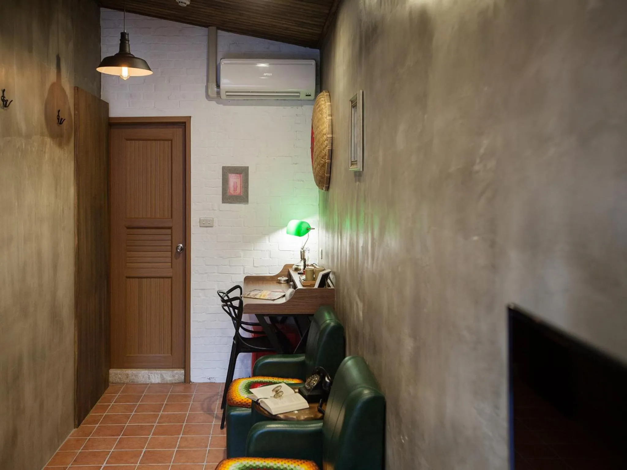 Photo of the whole room in Jian Shan Hotel