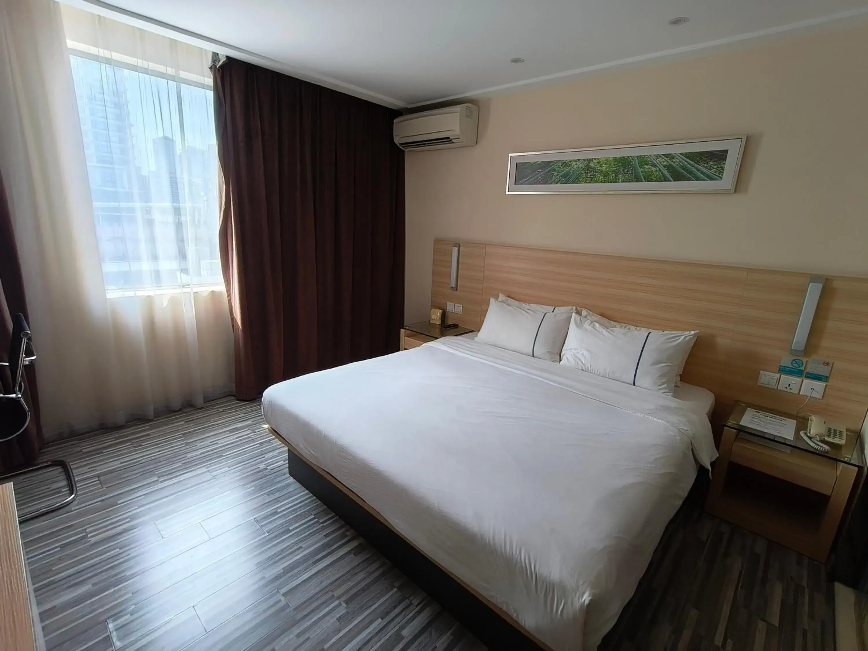 Superior King Room in City Comfort Hotel Kuala Lumpur City Center (Bukit Bintang) Superior King Room in City Comfort Hotel Kuala Lumpur City Center (Bukit Bintang)