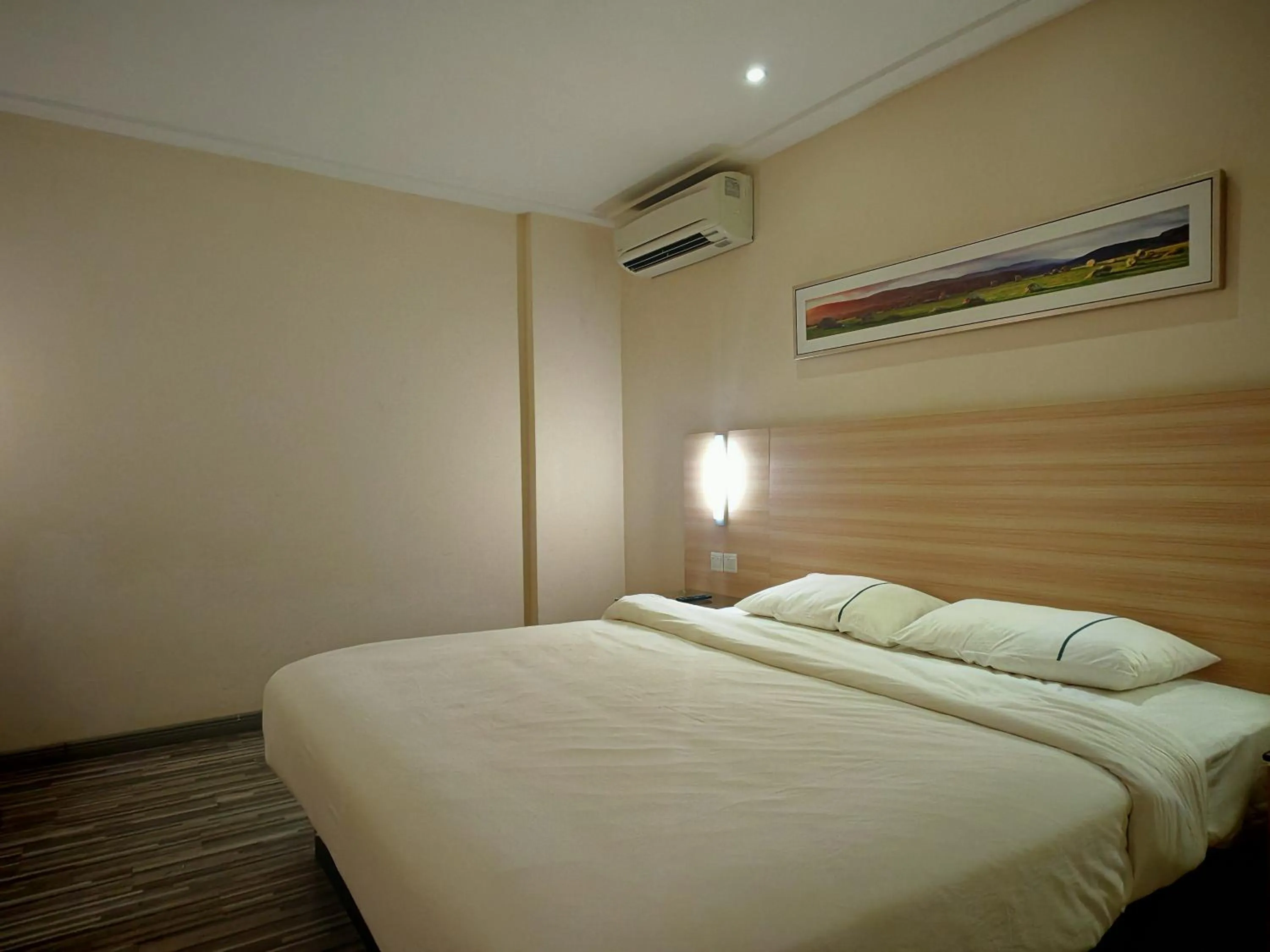 Bed in City Comfort Hotel Kuala Lumpur City Center (Bukit Bintang)
