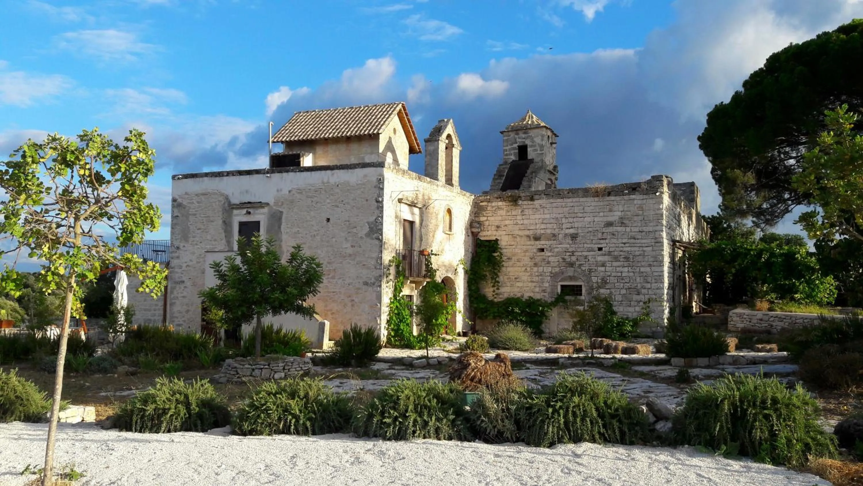Property building in Posta Santa Croce