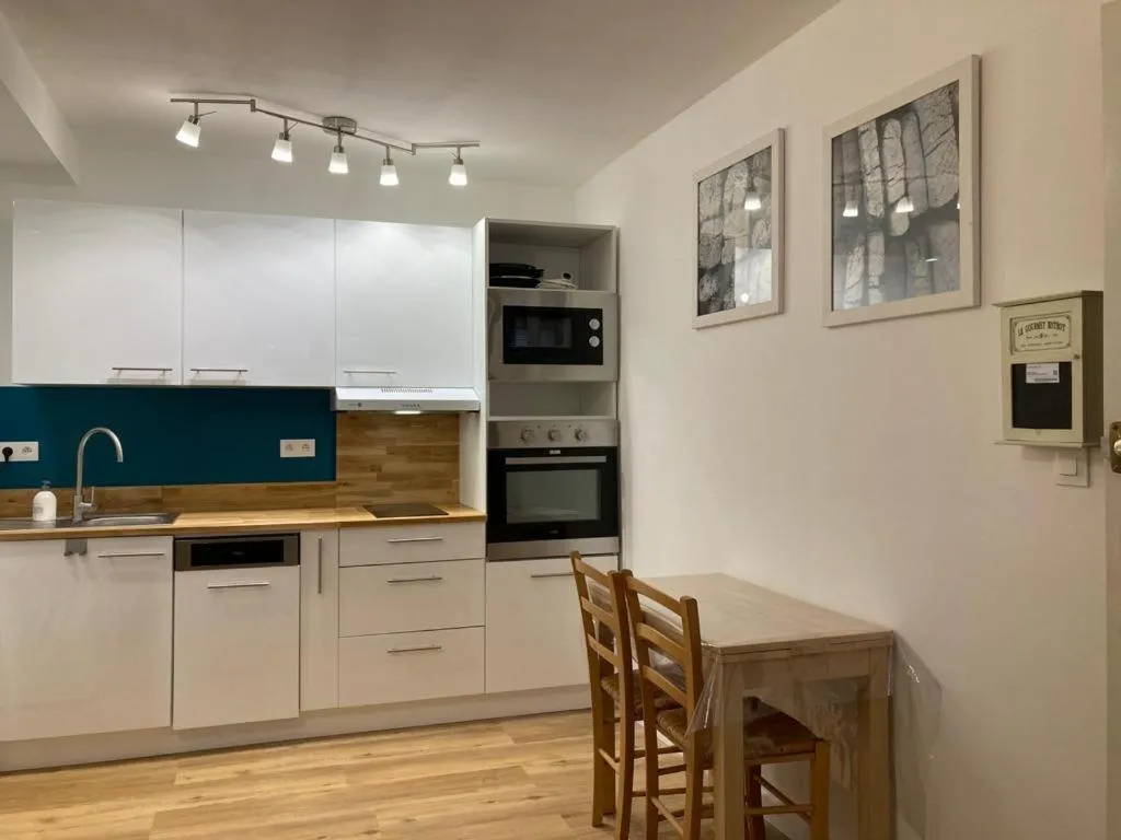 Kitchen or kitchenette in Appartement Les Amethystes 1