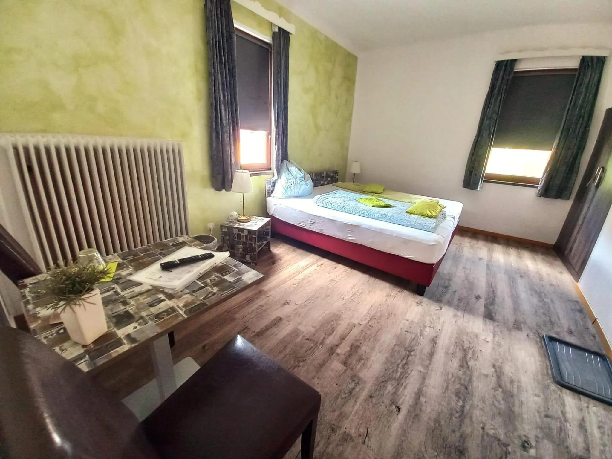 Photo of the whole room, Bed in Frühstückspension Gasthof Gesslbauer