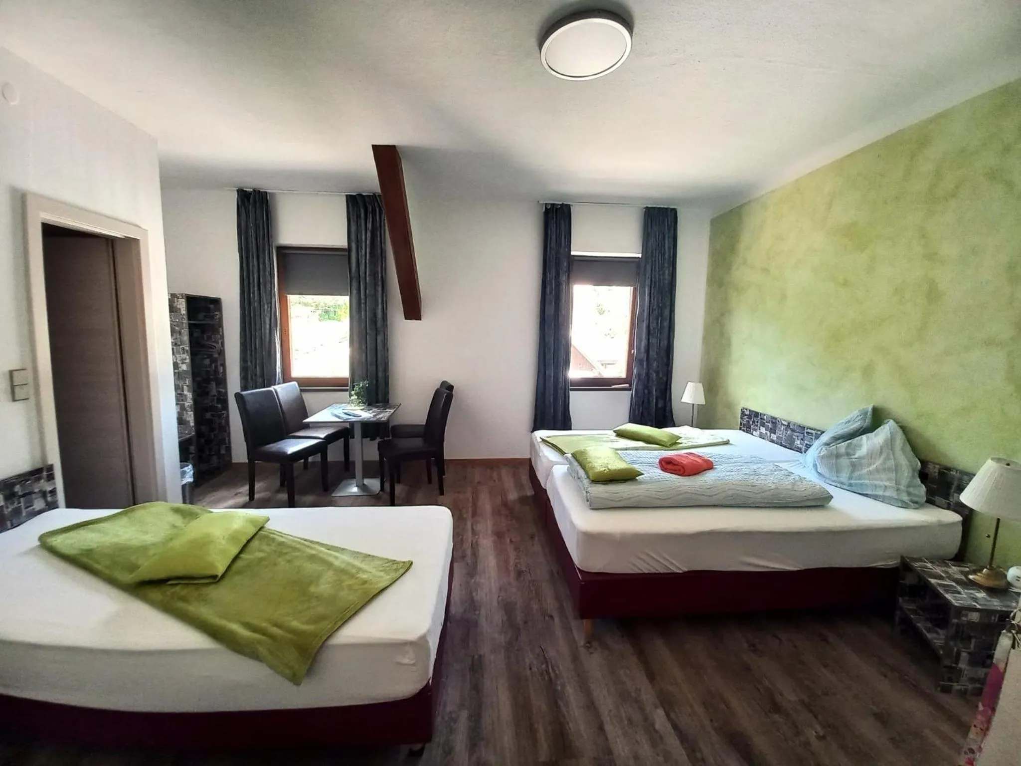 Photo of the whole room, Bed in Frühstückspension Gasthof Gesslbauer