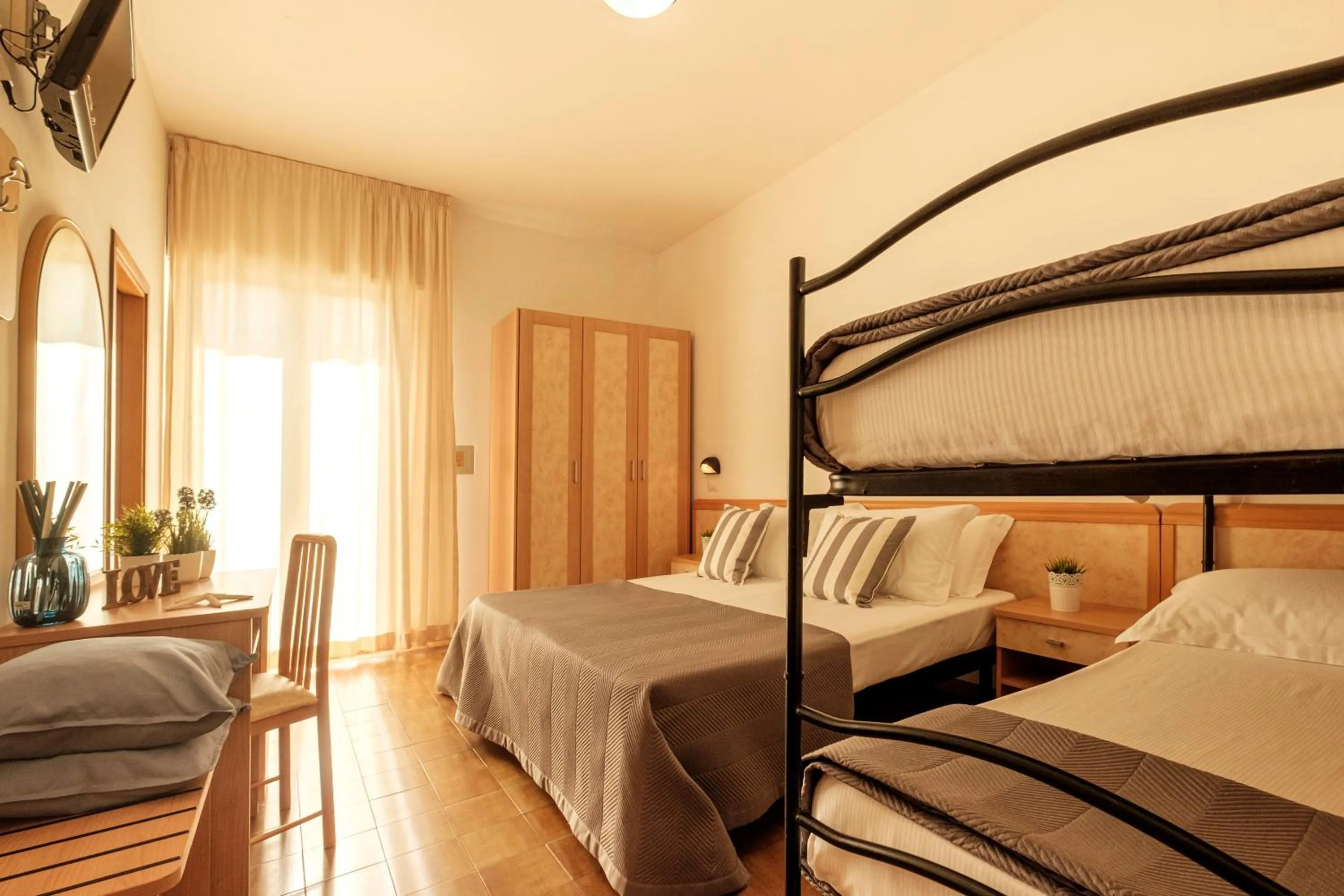 Bed in Hotel Oceanic