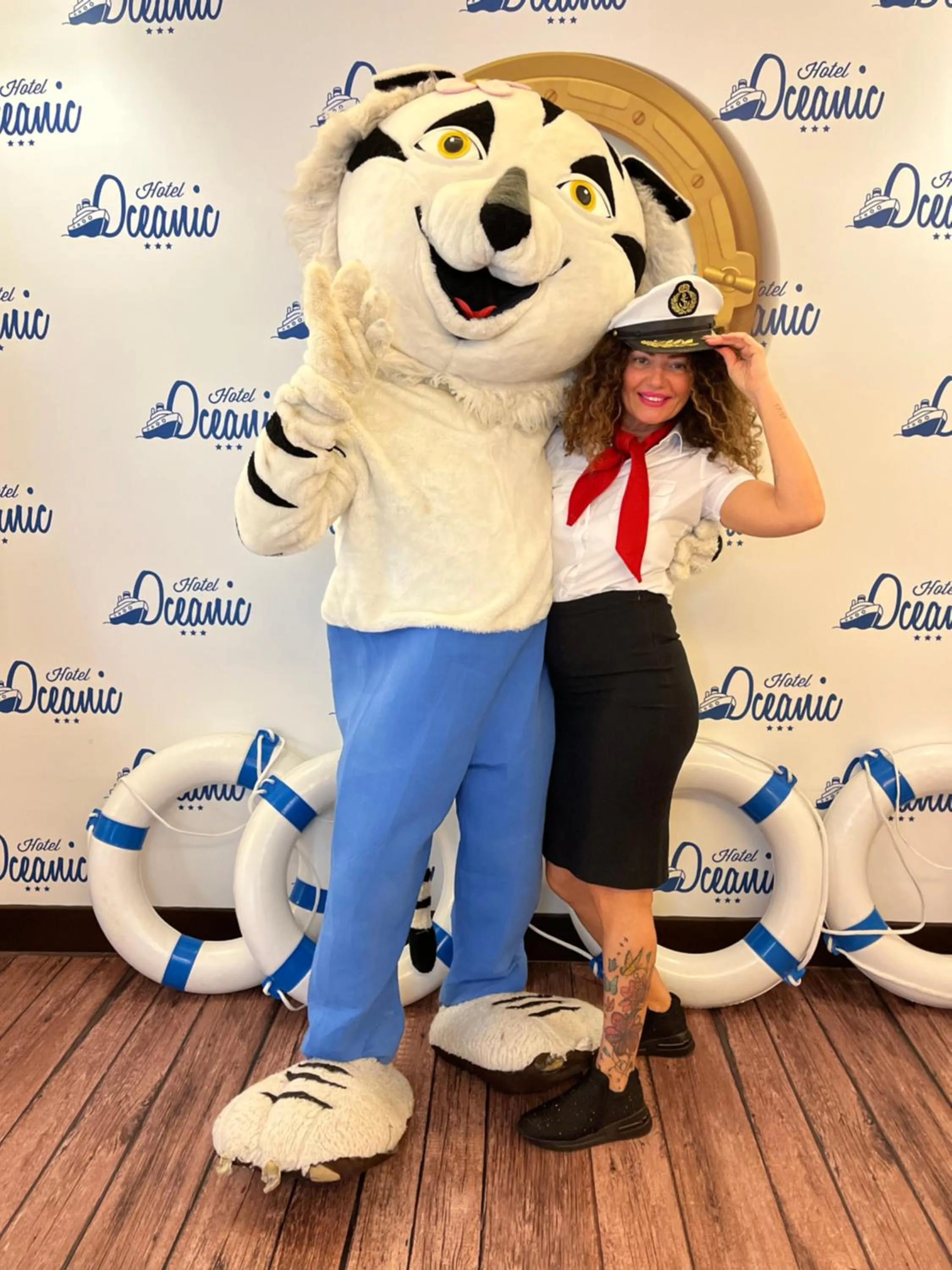 Staff in Hotel Oceanic