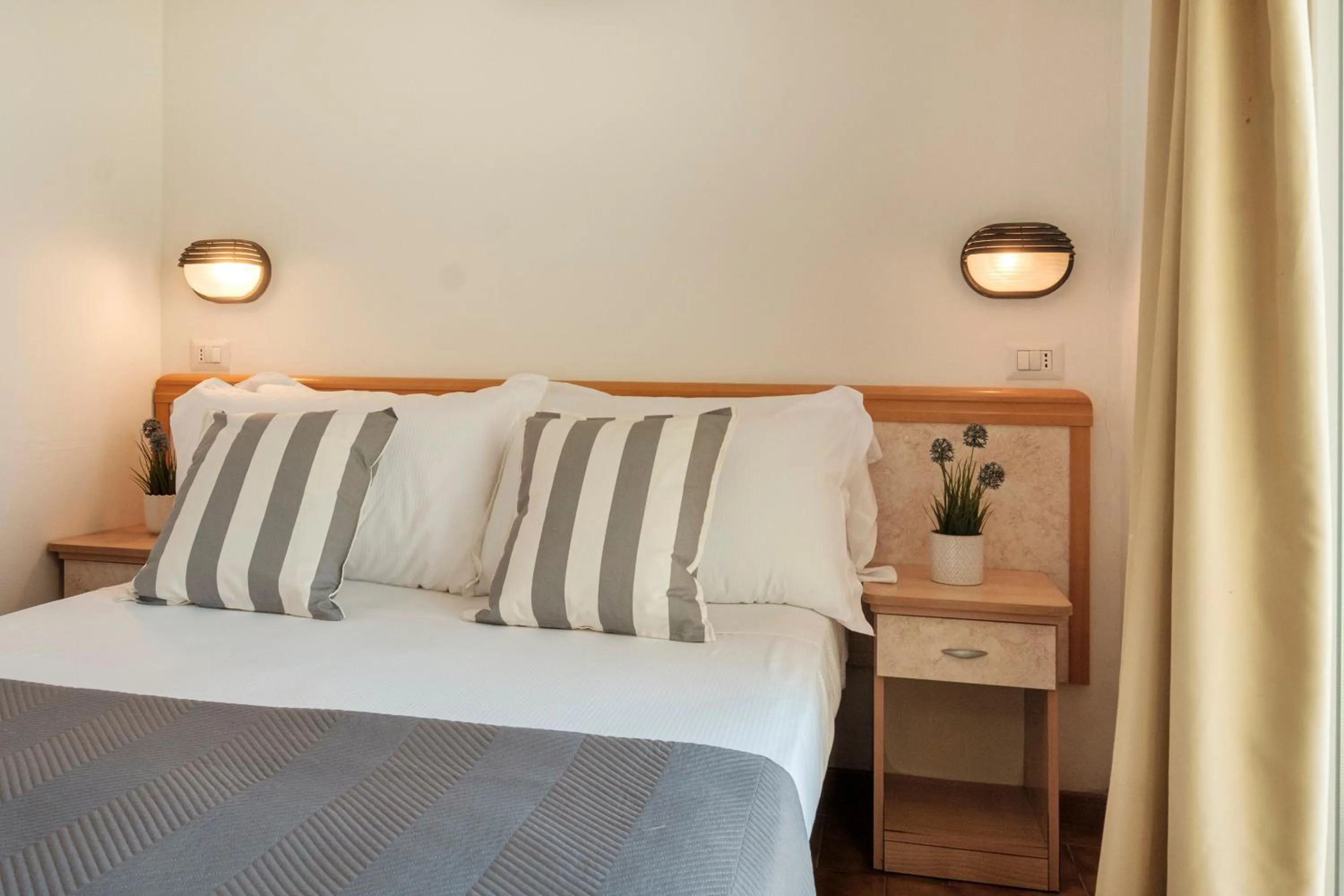 Bed in Hotel Oceanic