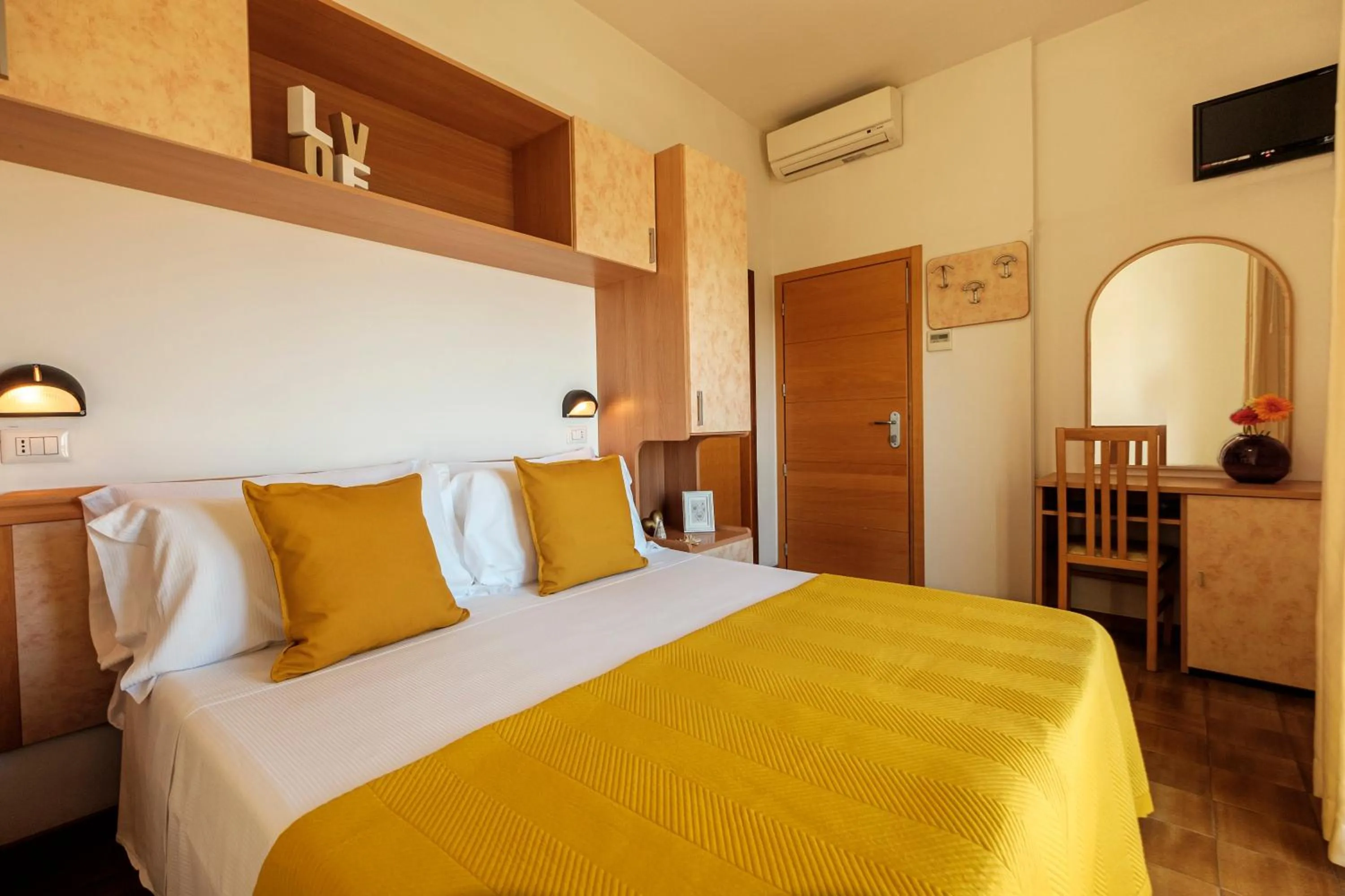 Bed in Hotel Oceanic