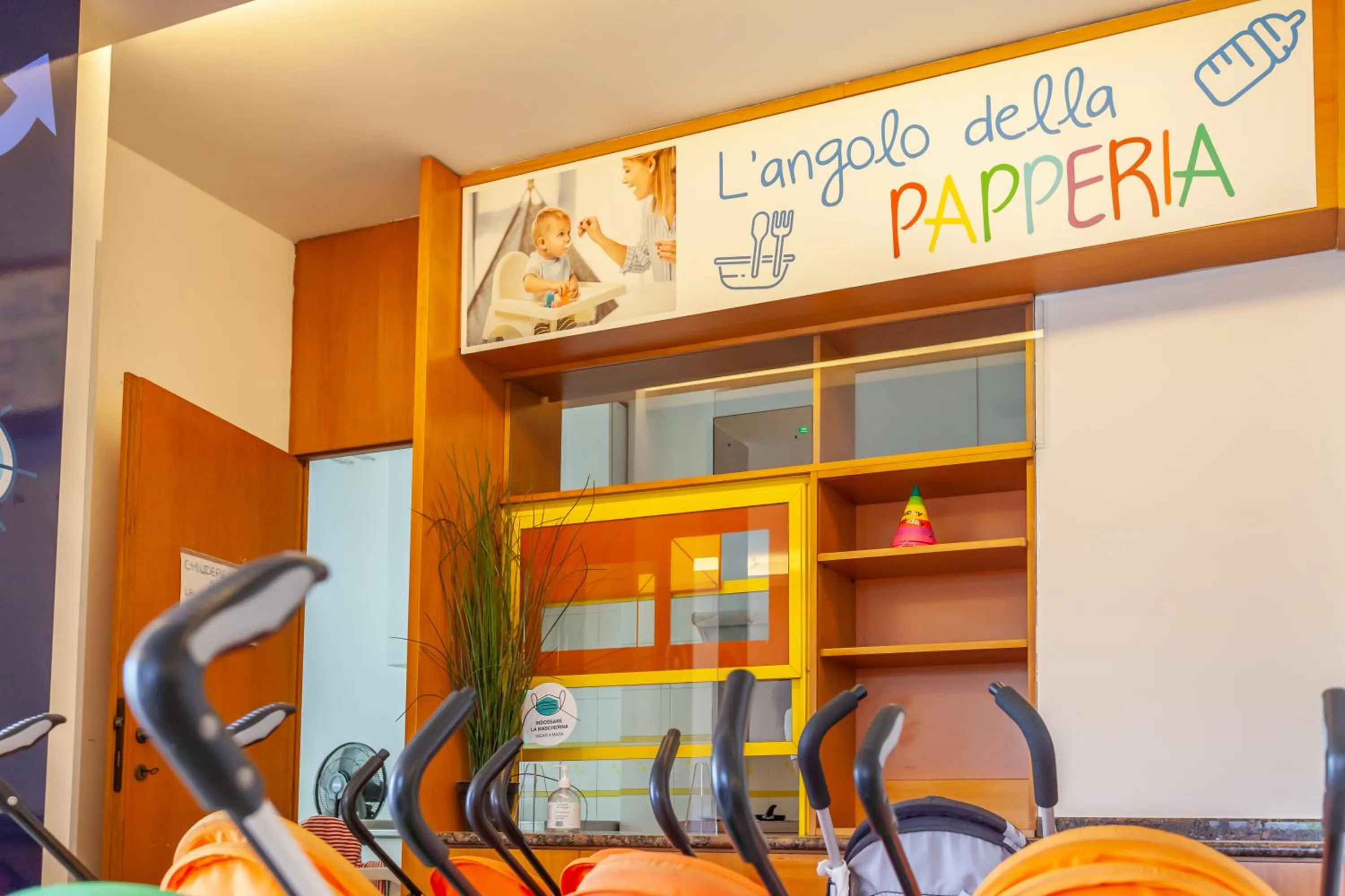 Restaurant/places to eat in Hotel Oceanic