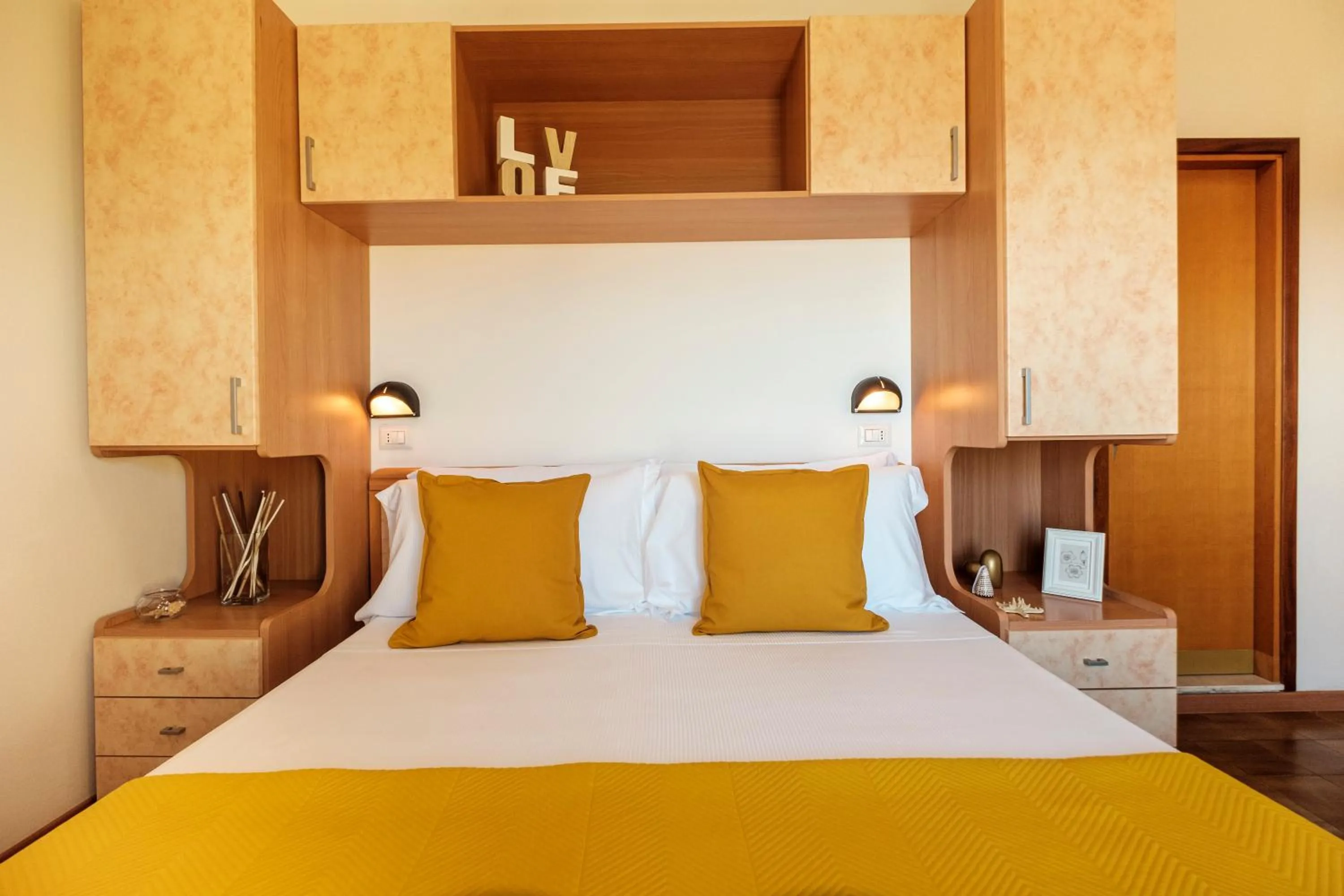 Bed in Hotel Oceanic