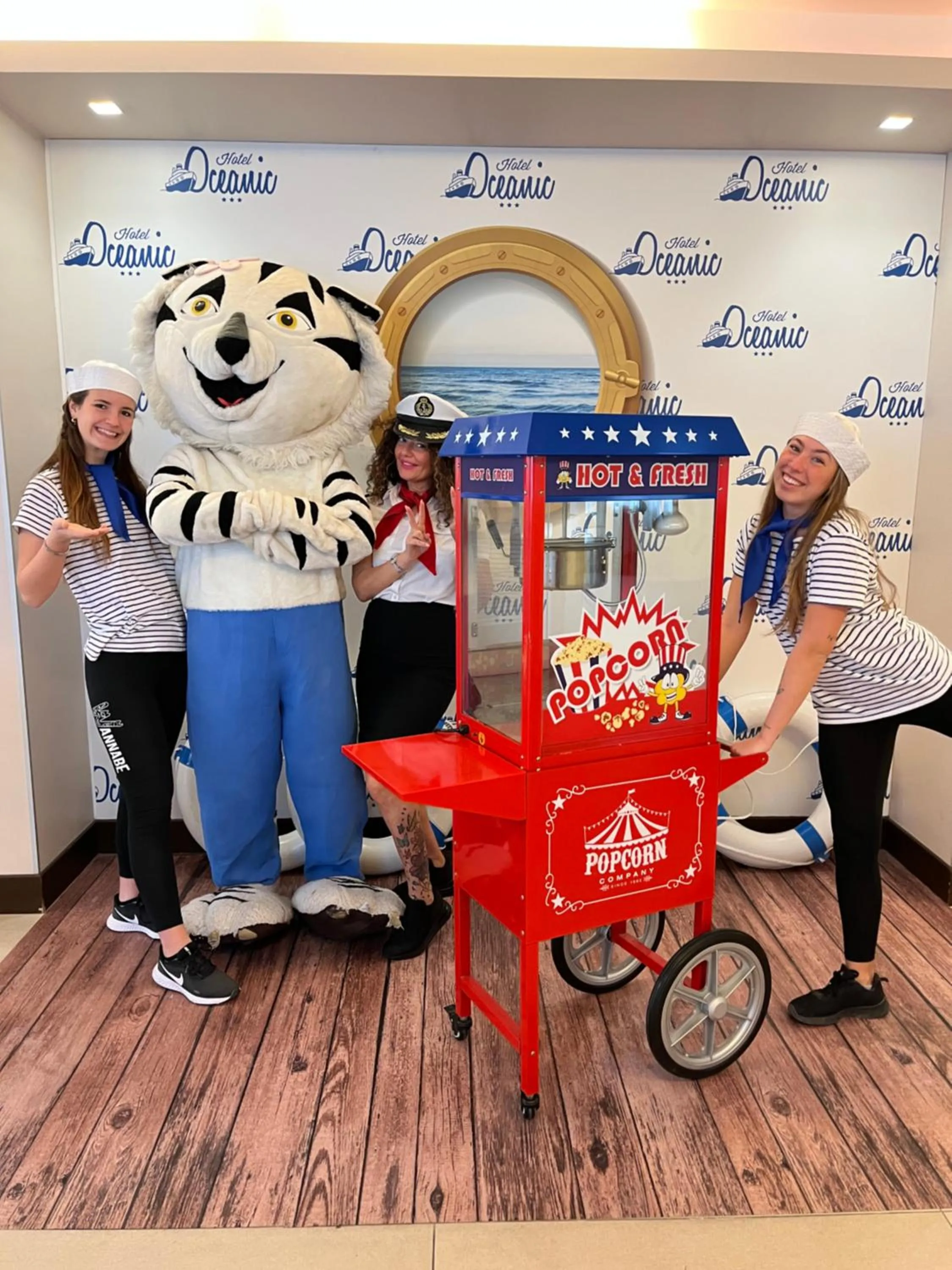 Staff in Hotel Oceanic