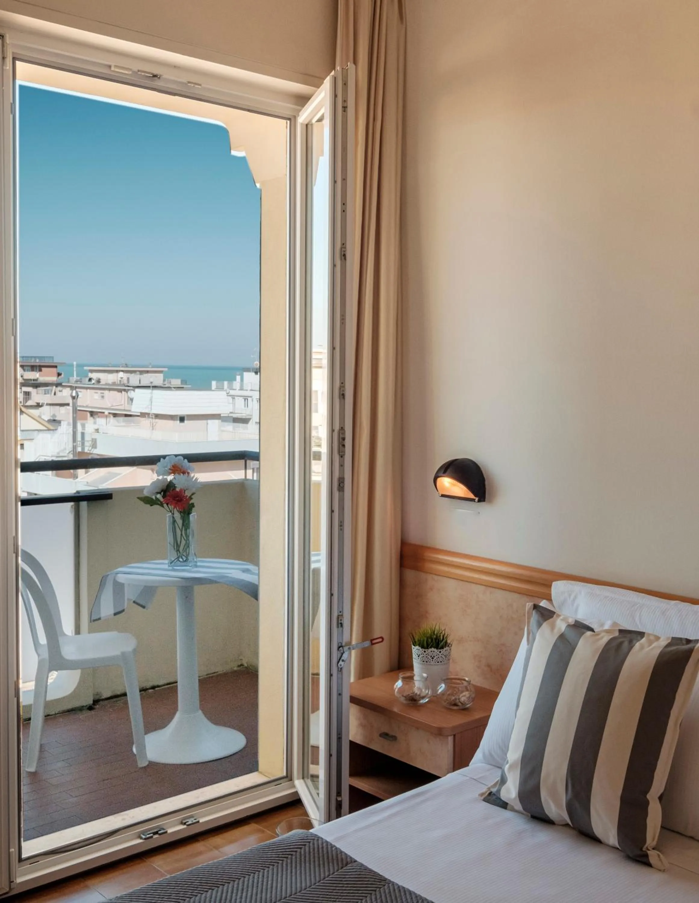 Bed in Hotel Oceanic