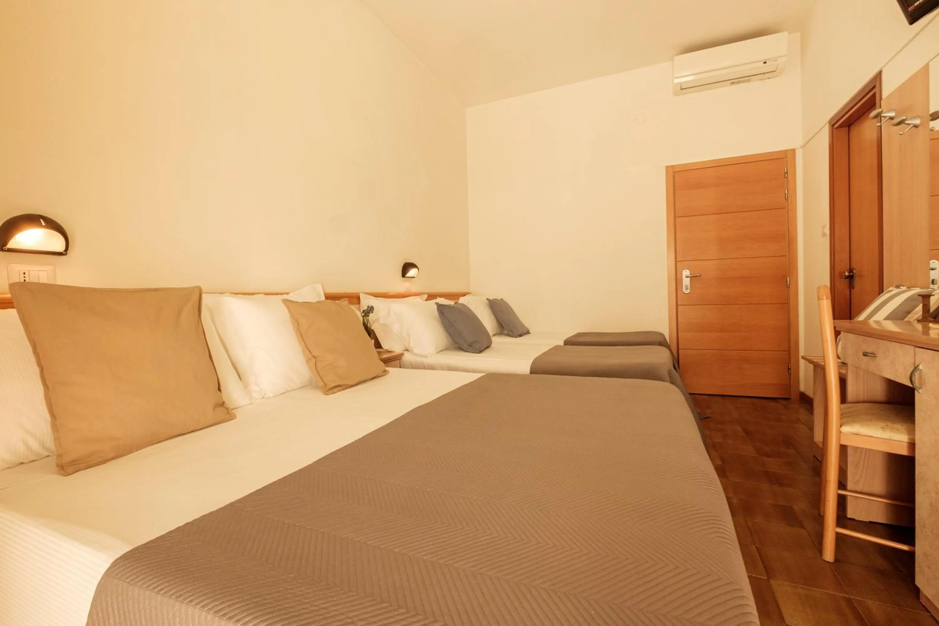 Bed in Hotel Oceanic