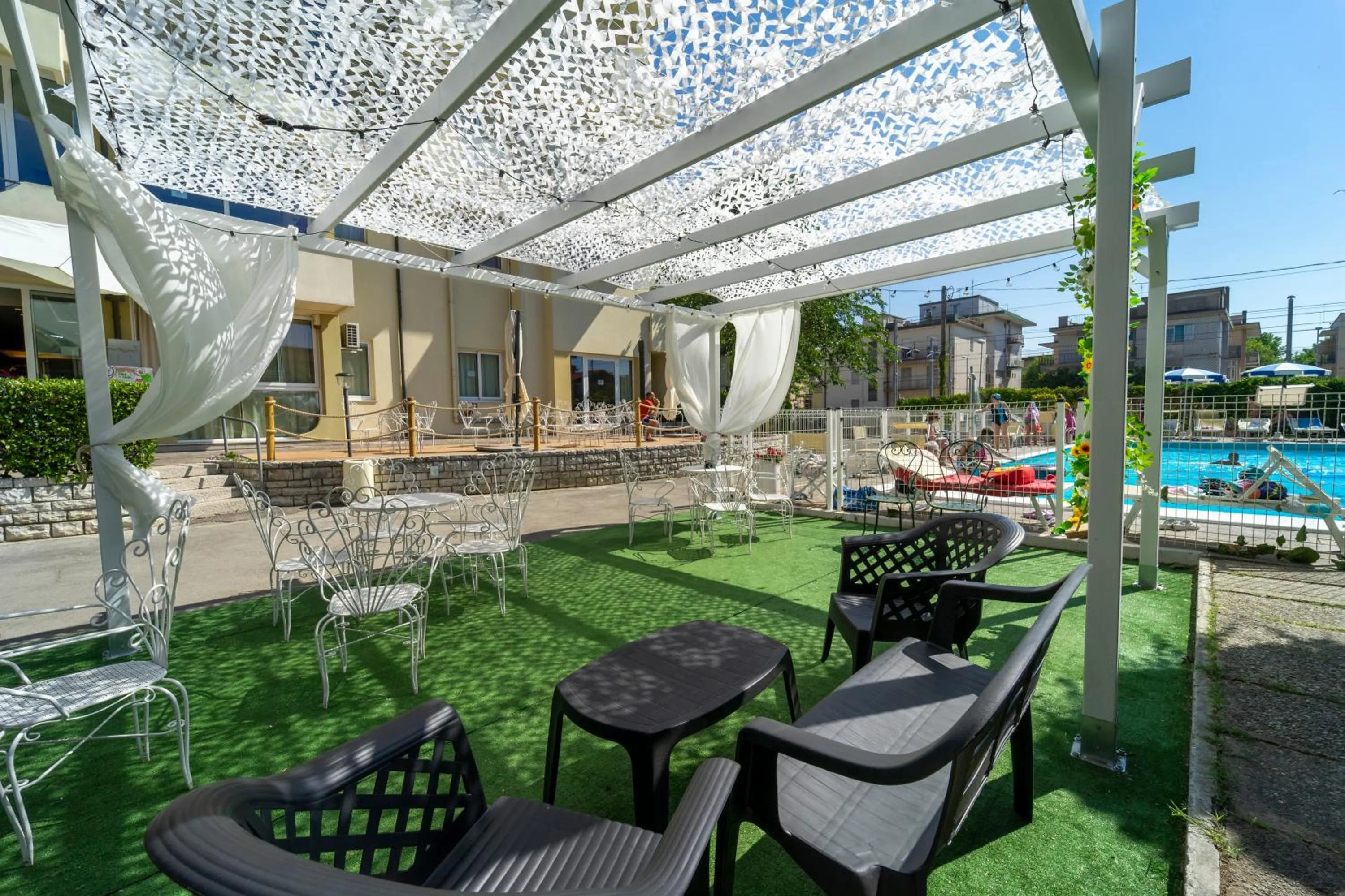 Swimming pool in Hotel Oceanic