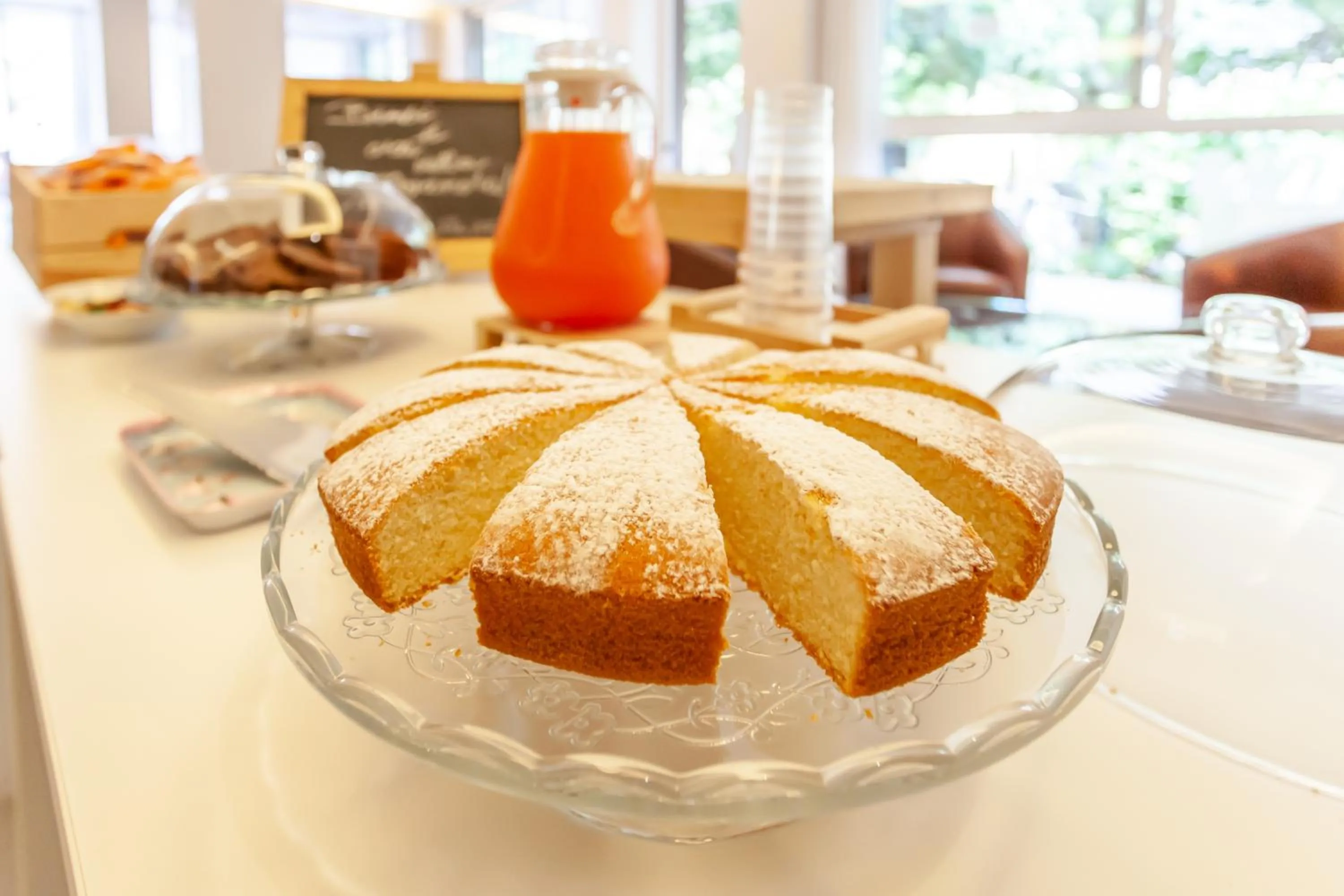 Food and drinks in Hotel Oceanic